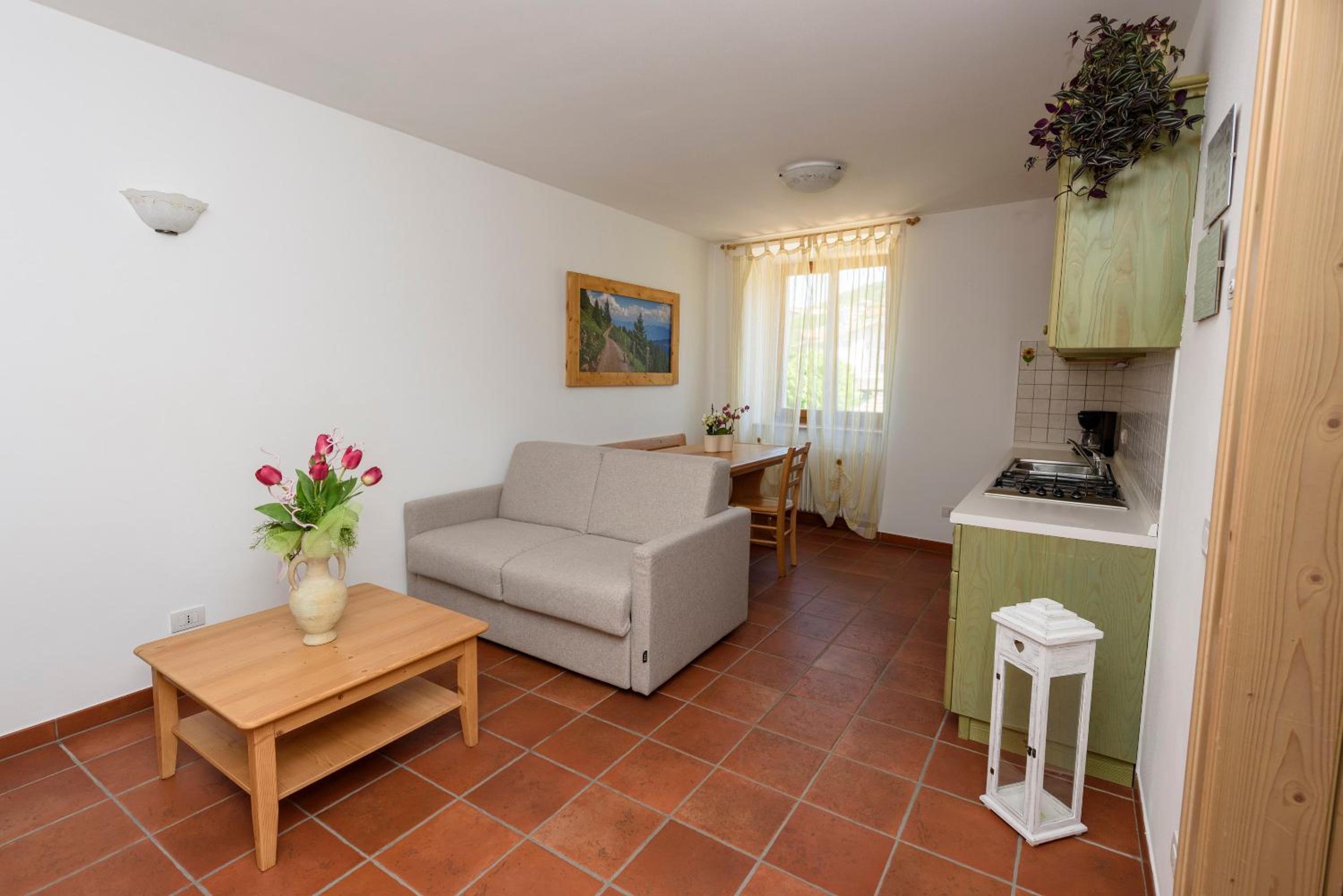 One-Bedroom Apartment - Photo 4