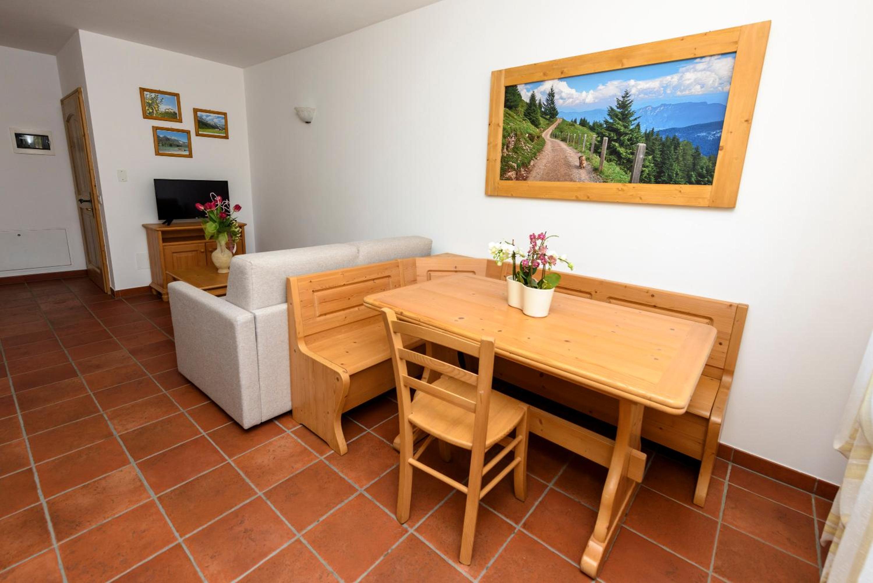 One-Bedroom Apartment - Photo 6