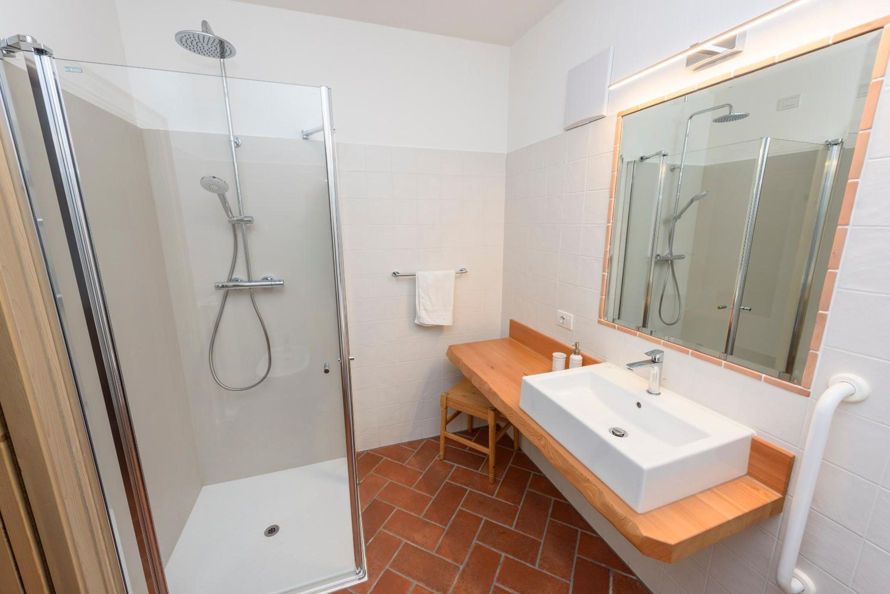 Double or Twin Room - Photo 3