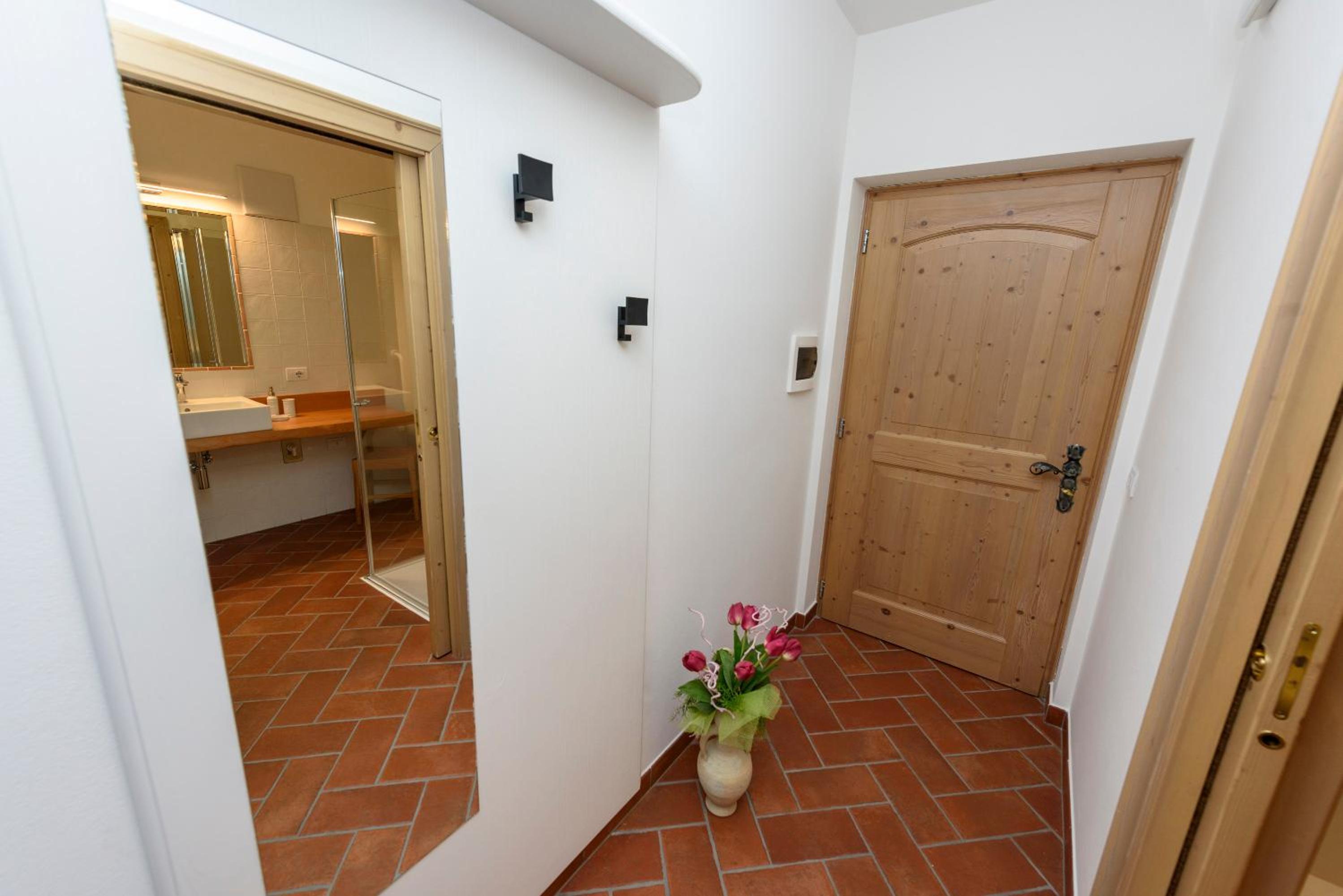 Double or Twin Room - Photo 4