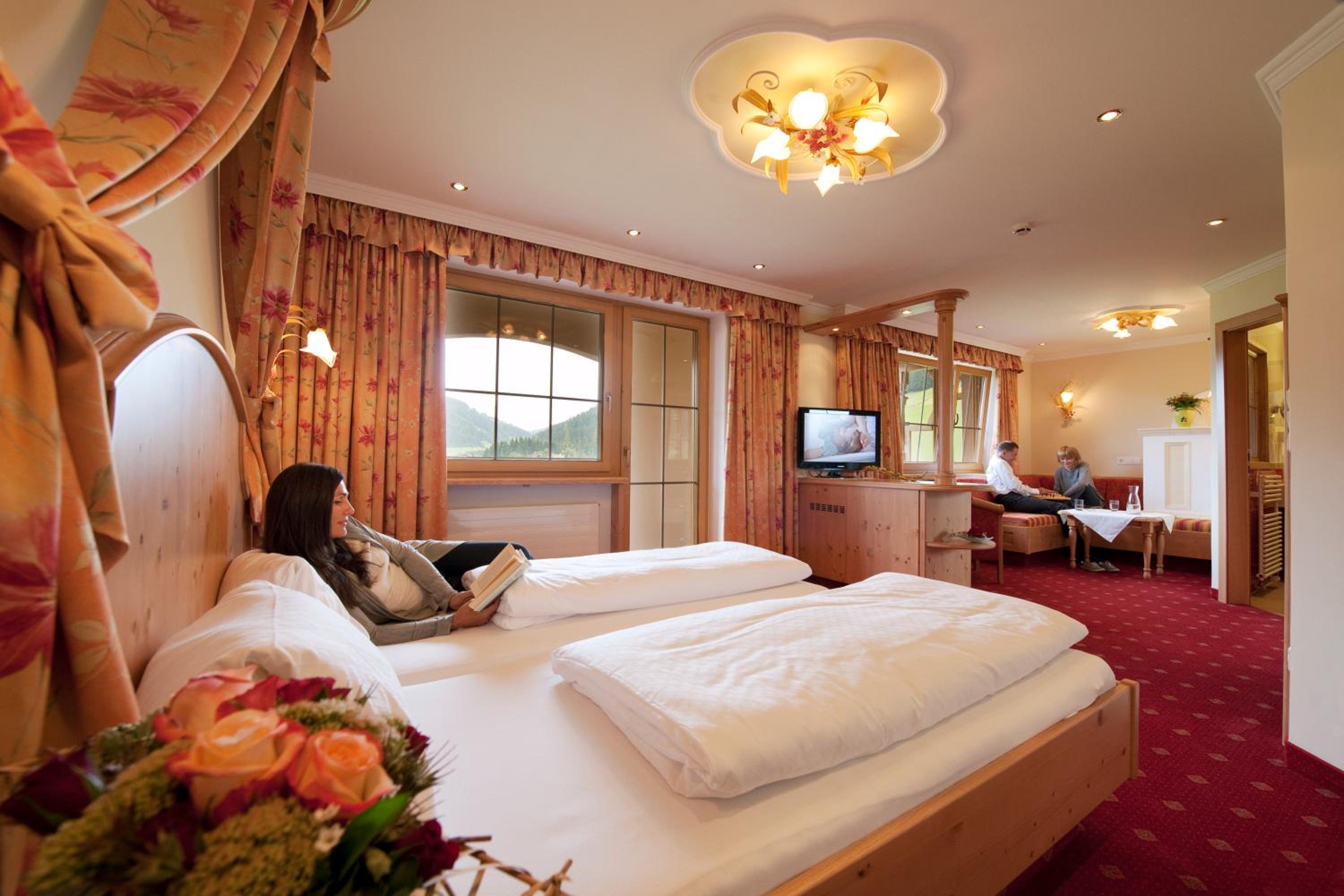 Double Room with Spa Bath - Photo 4