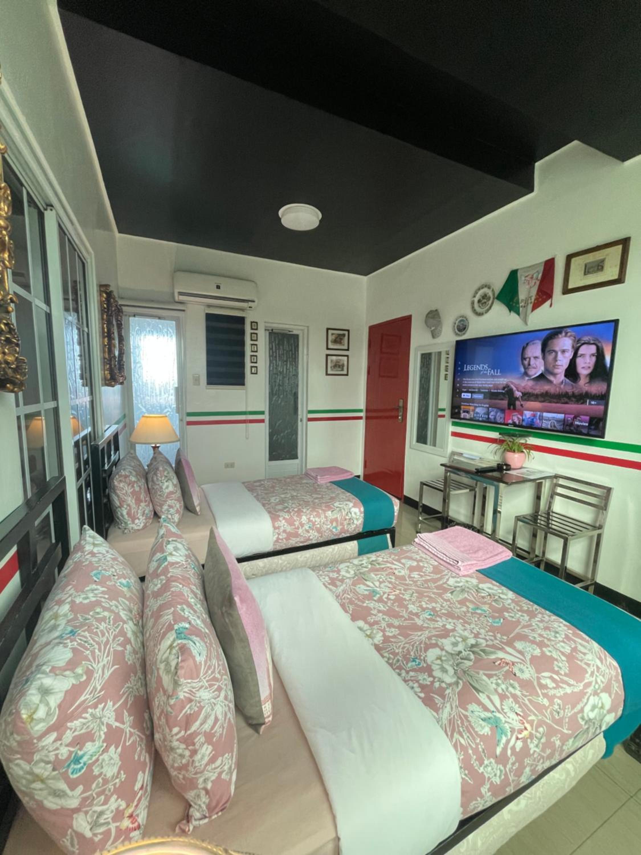 Deluxe Double or Twin Room - Photo 8