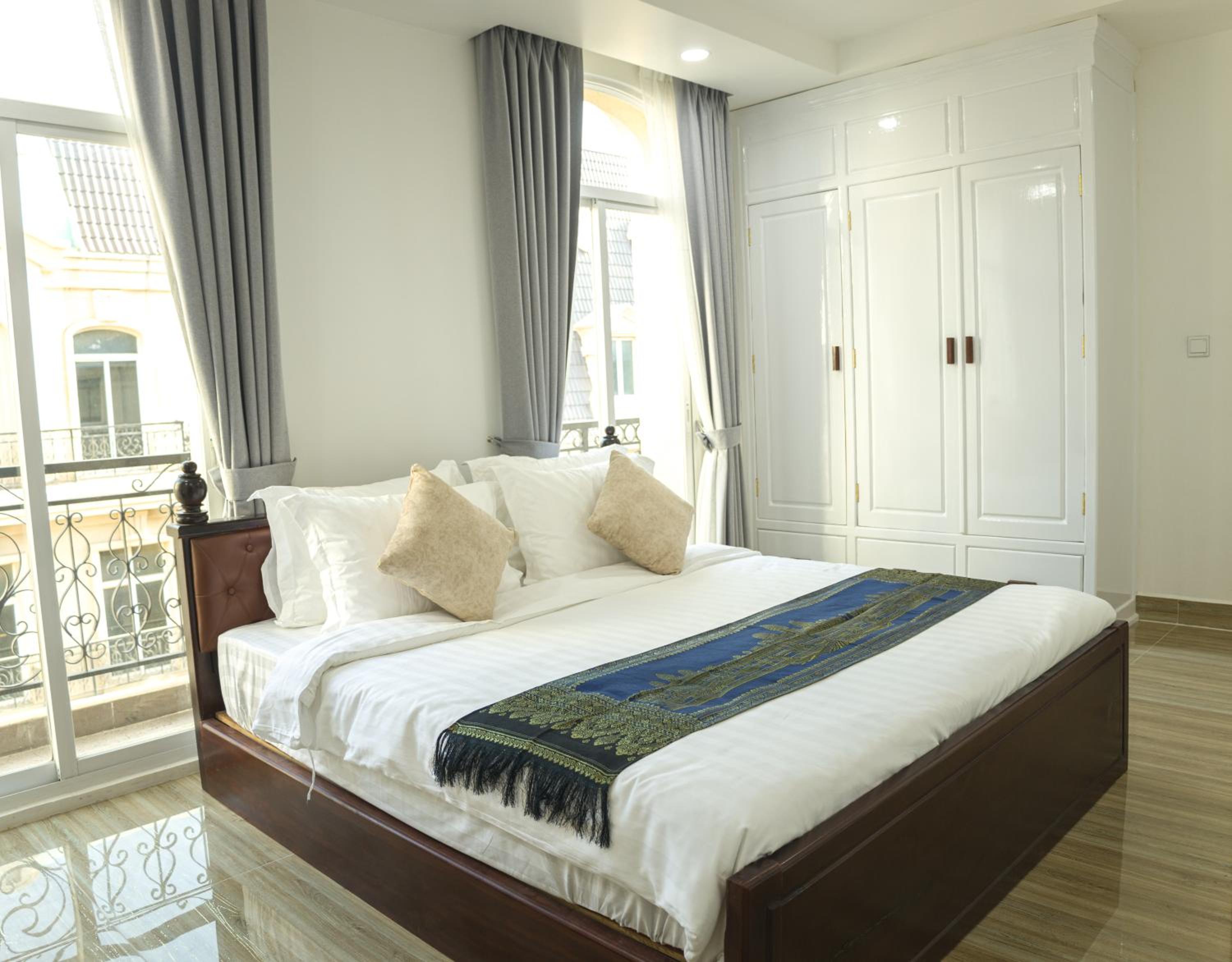 Two-Bedroom Apartment - Photo 4