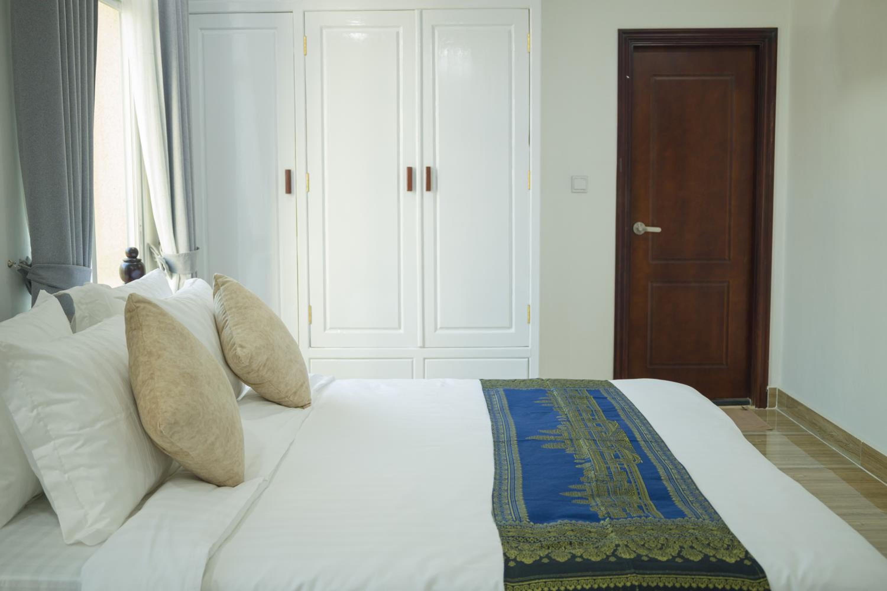 Two-Bedroom Apartment - Photo 9