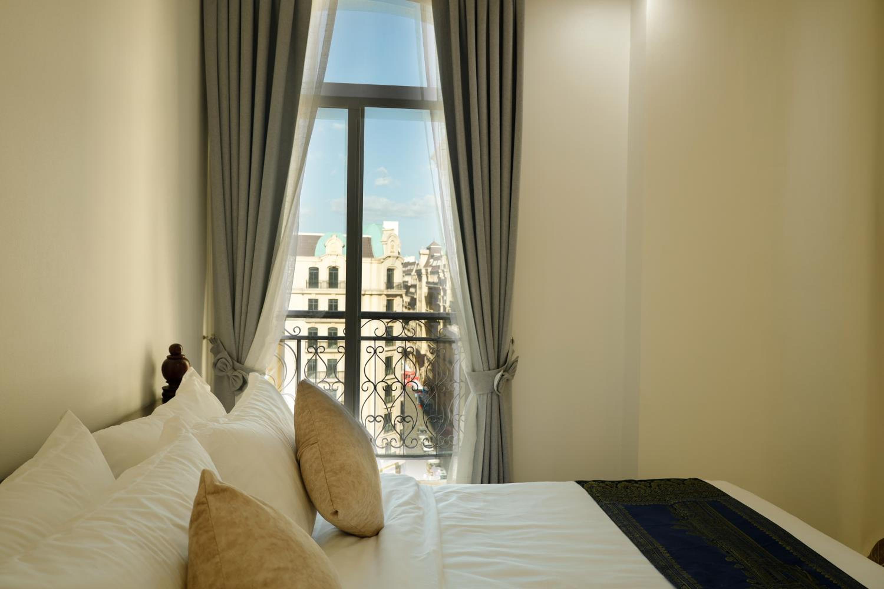Two-Bedroom Apartment - Photo 12