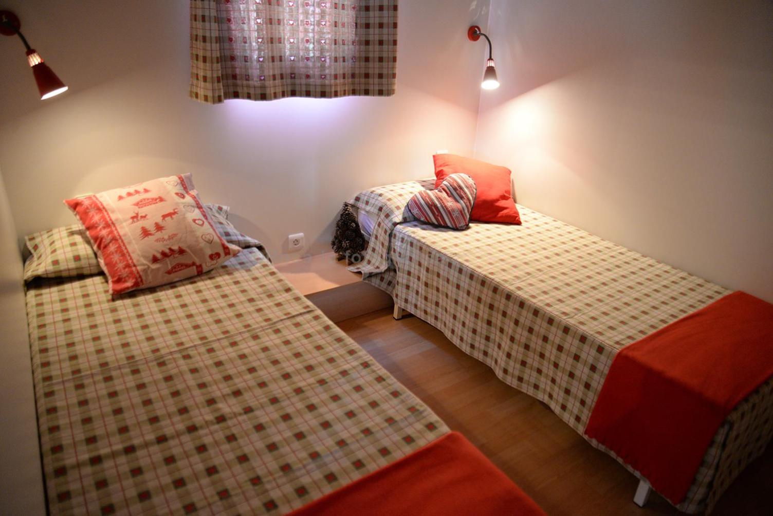 Bungalow Pedraforca 4 People - Photo 4