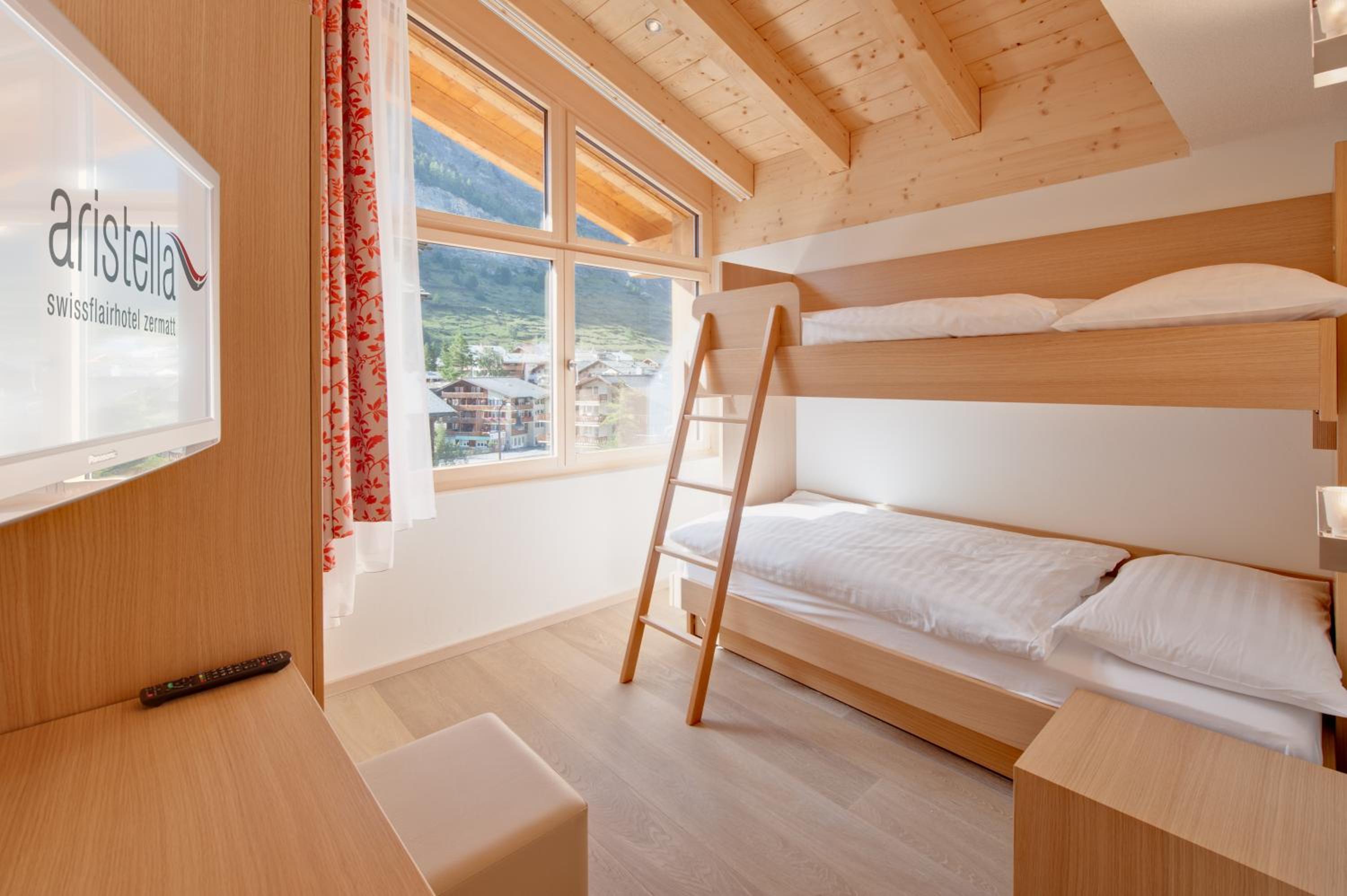 Family Room with Matterhorn View