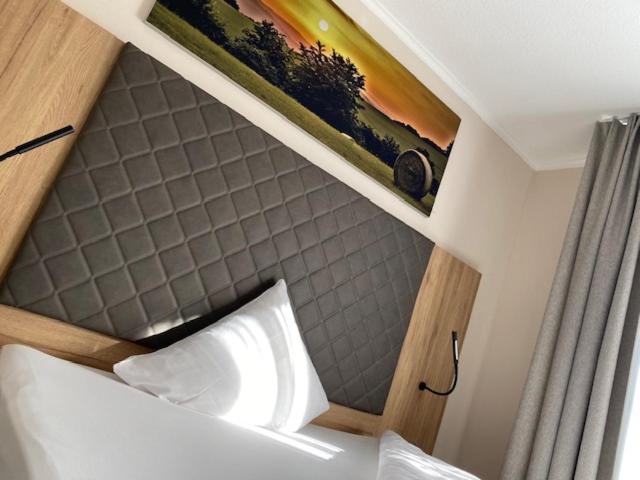 Deluxe Double Room - Photo 11