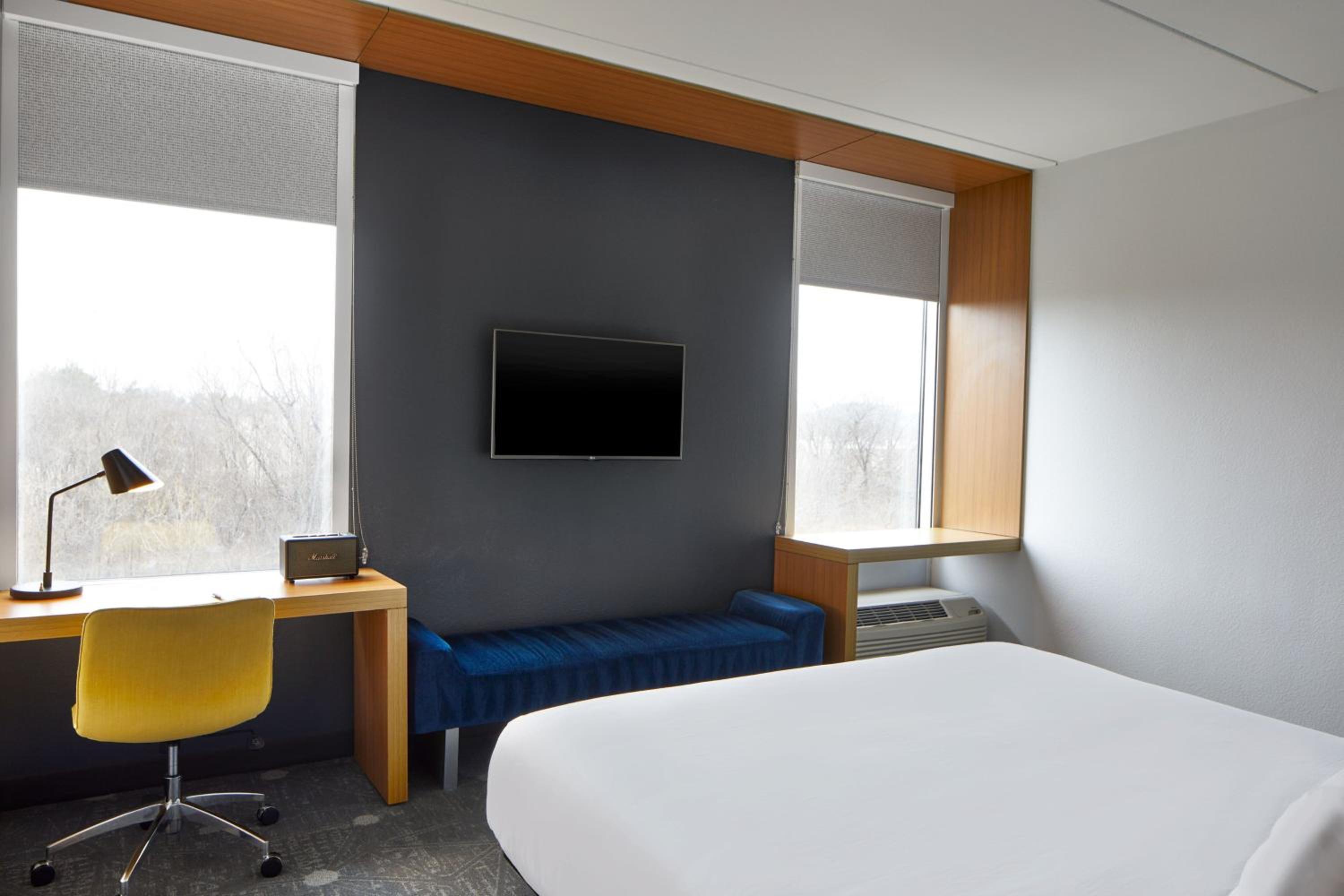 Aloft Room, Guest room, 1 King - Photo 1