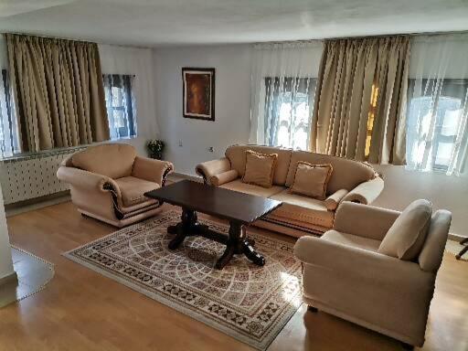 Deluxe Suite - Photo 2