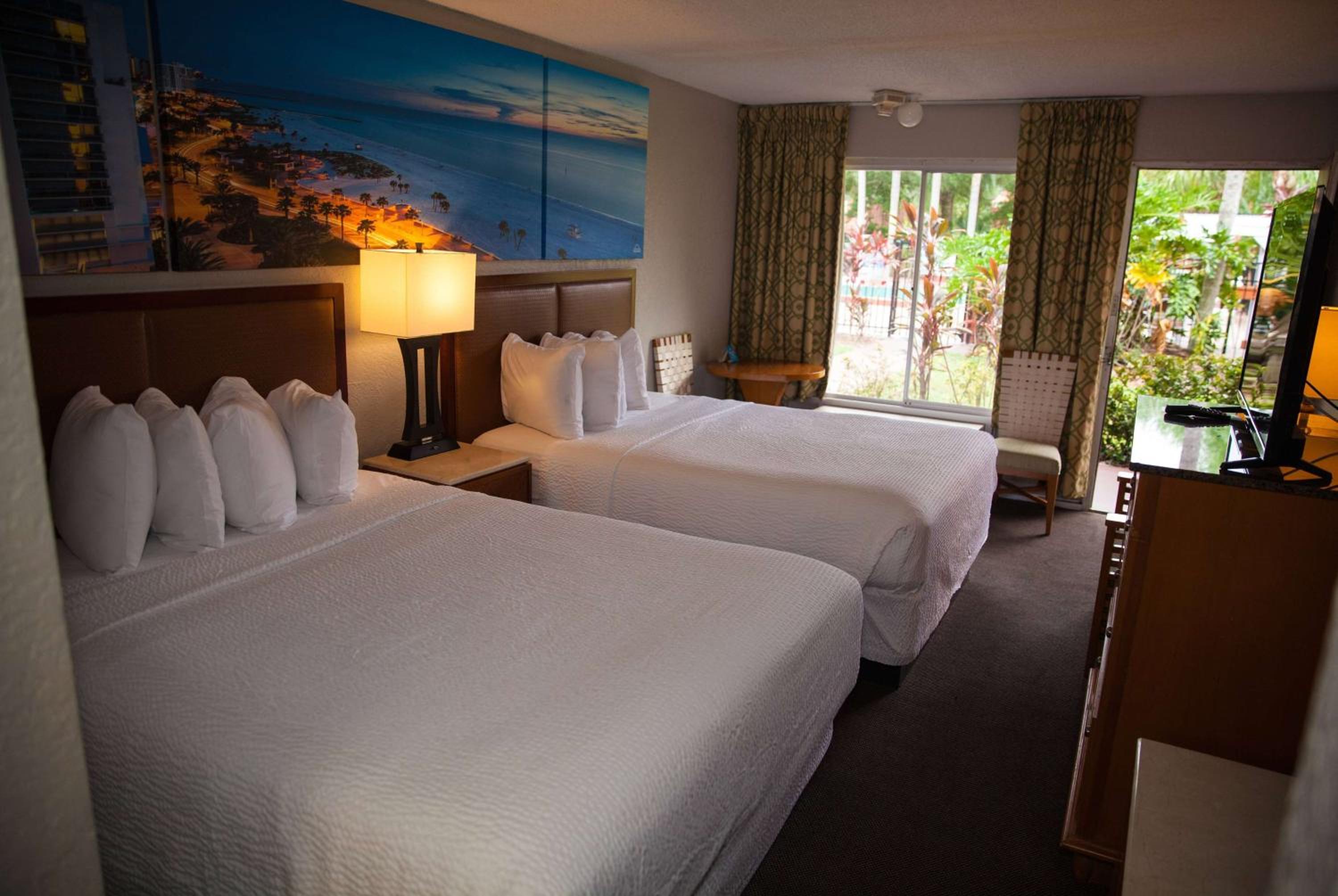 Queen Room with Two Queen Beds - Non-Smoking - Photo 1