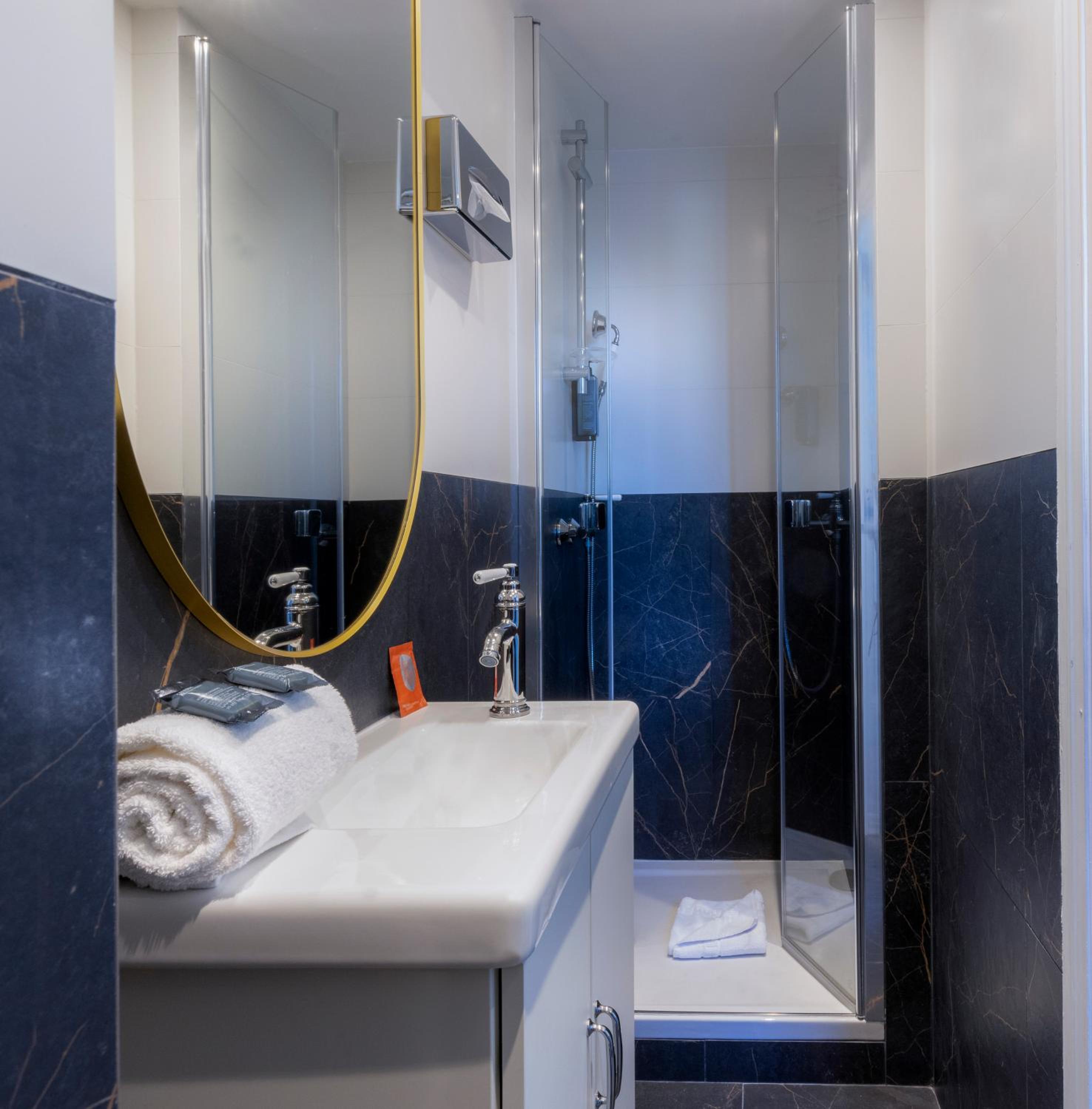 Superior Twin Room photo 2