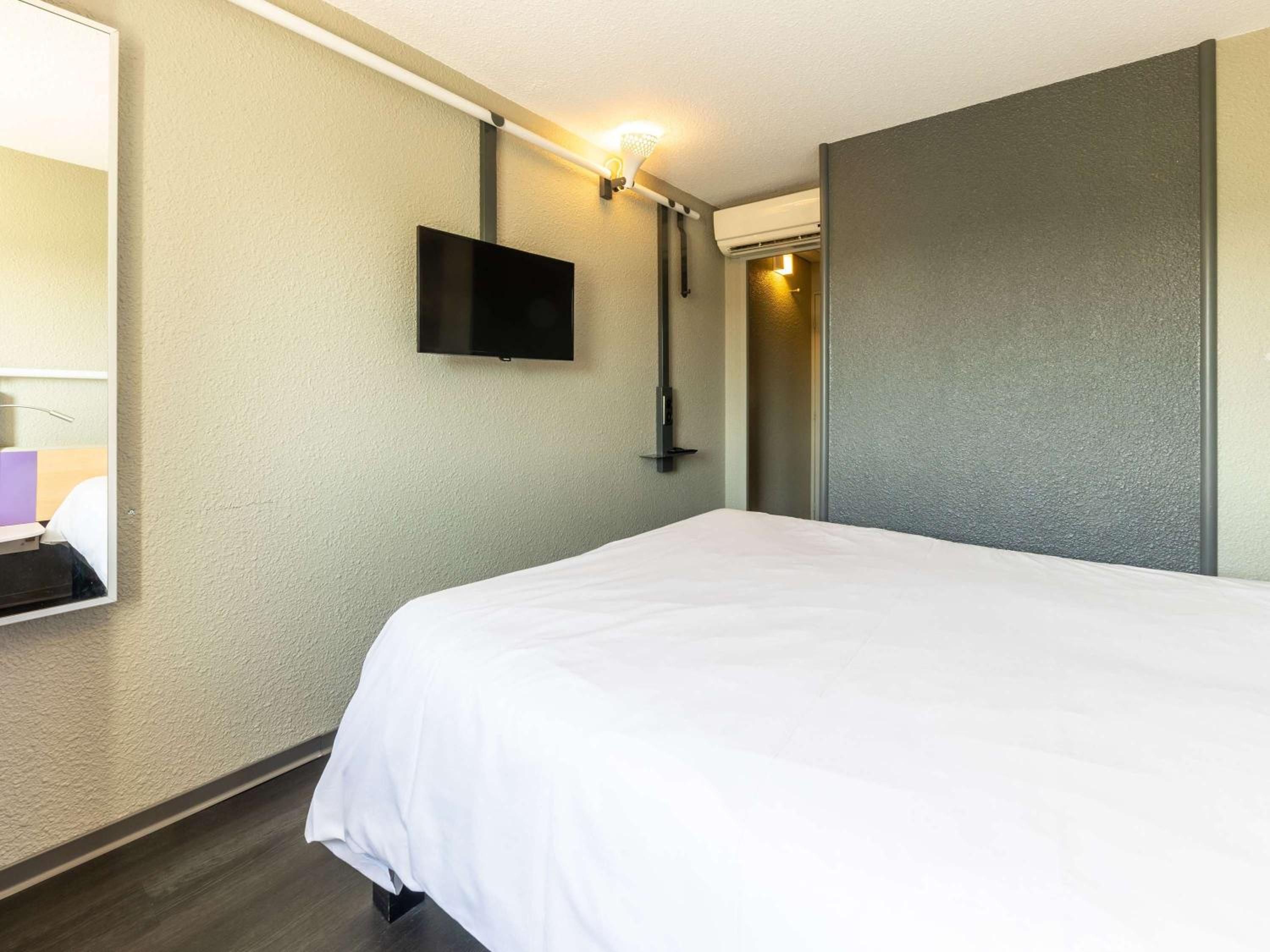 Standard Double Room - Photo 6