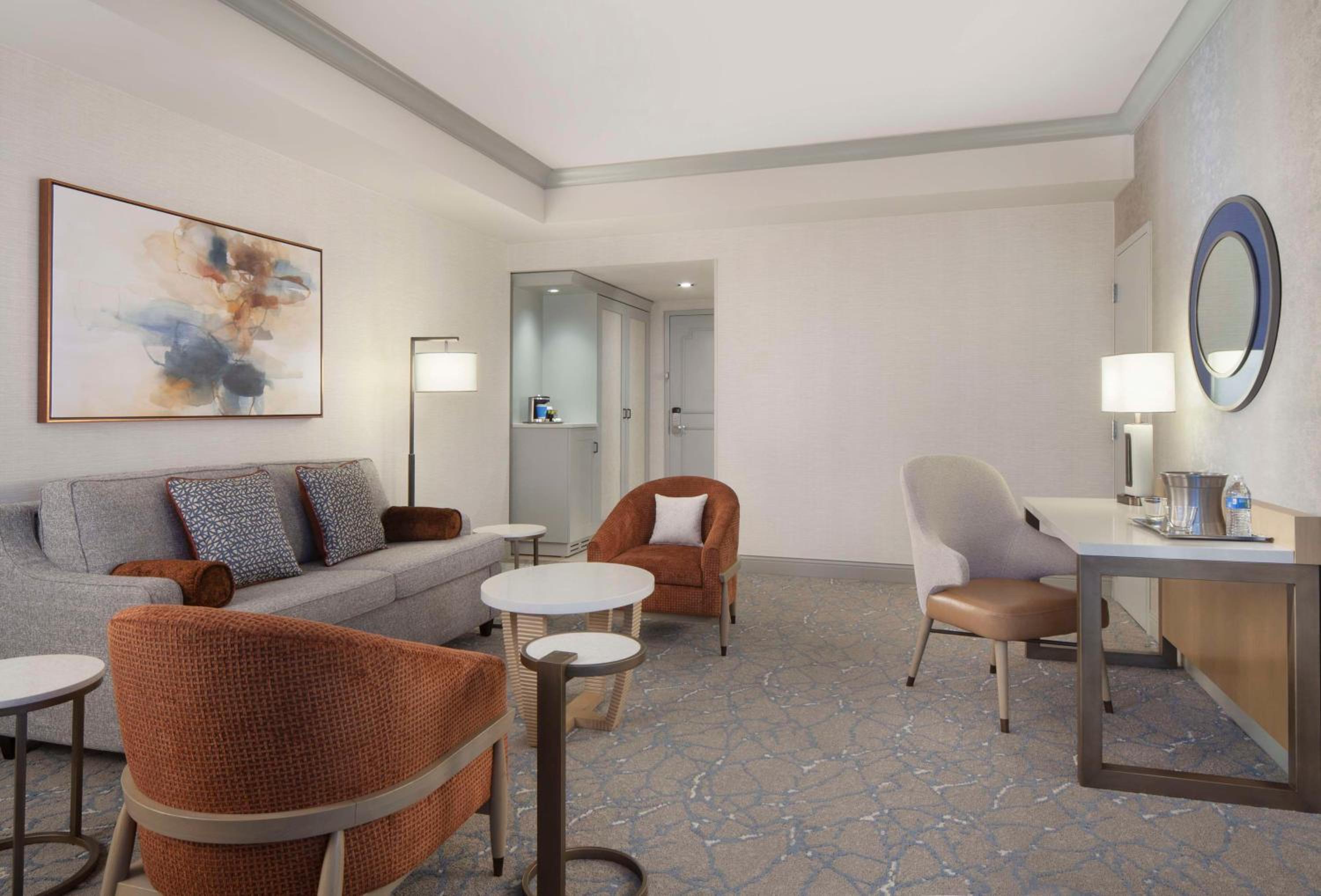 Tower Deluxe Queen Suite  photo 1