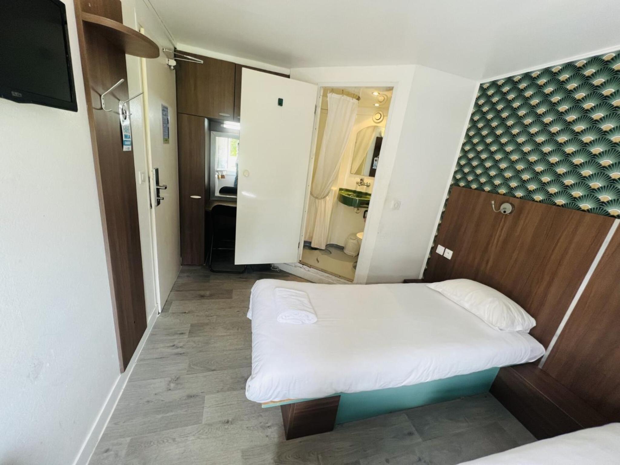 Standard Twin Room photo 3