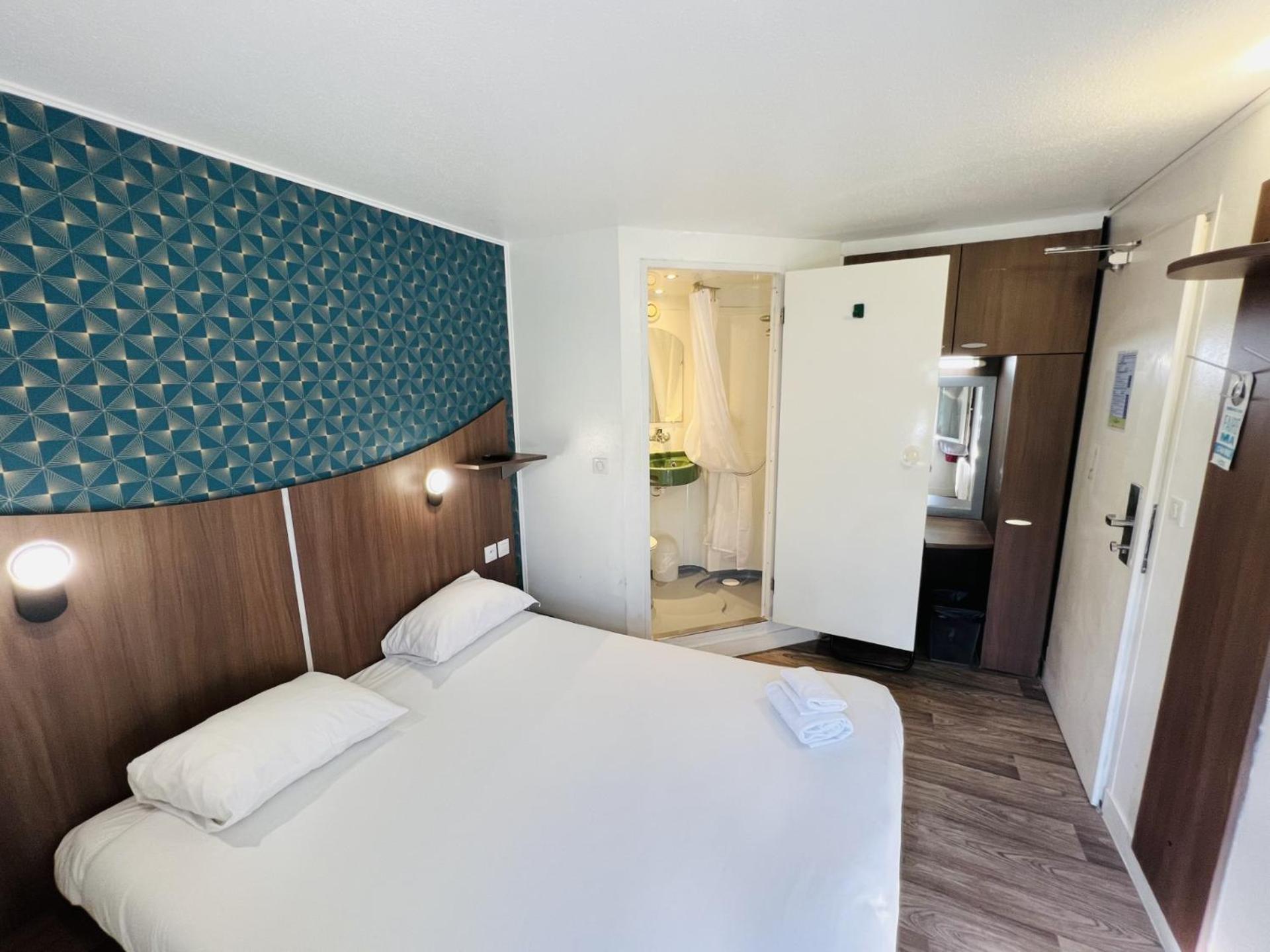 Standard Double Room photo 3