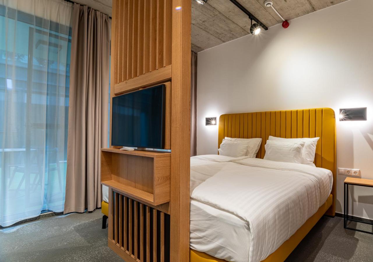 Standard Studio - Photo 9