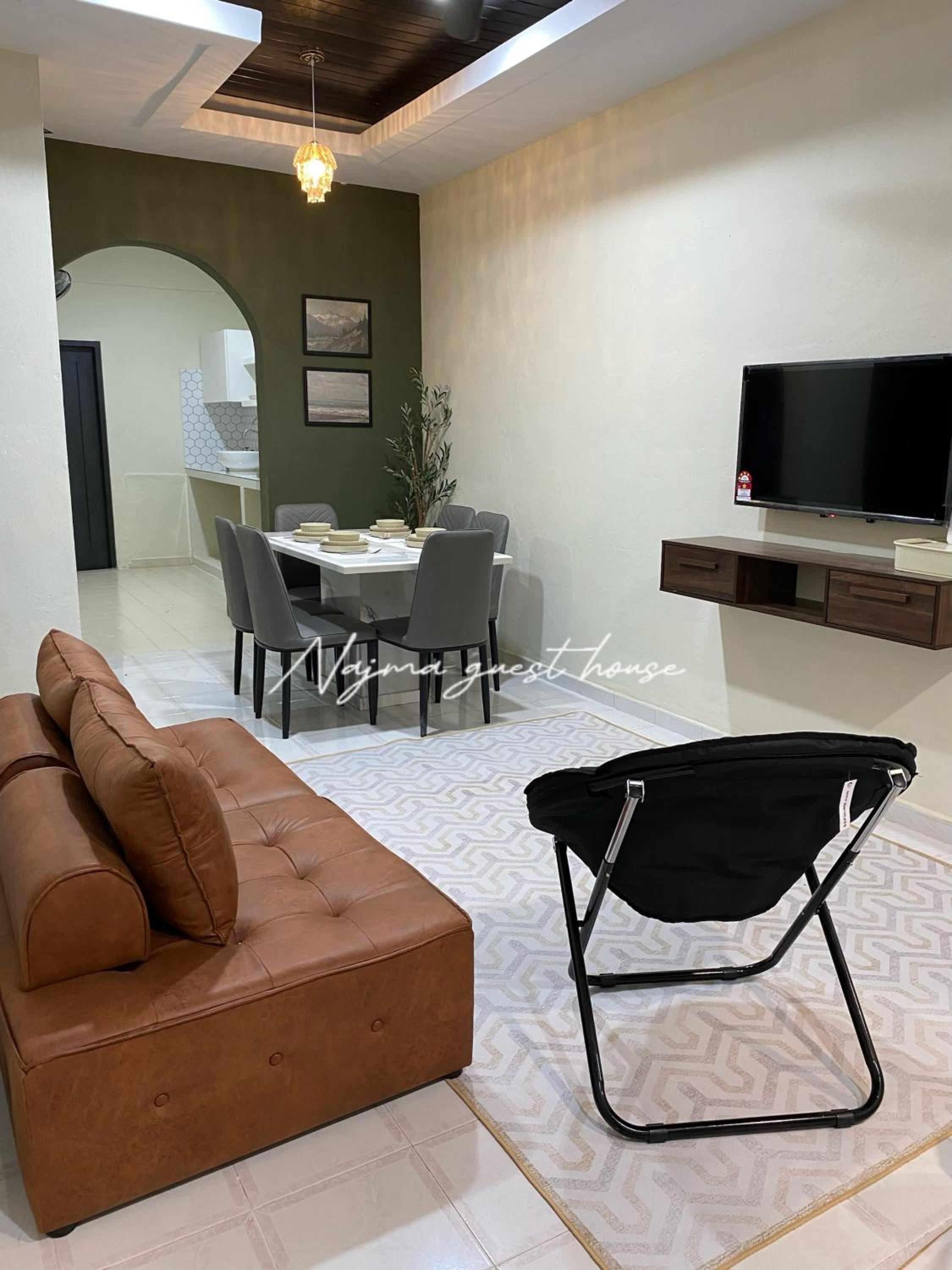 Three-Bedroom House photo 1