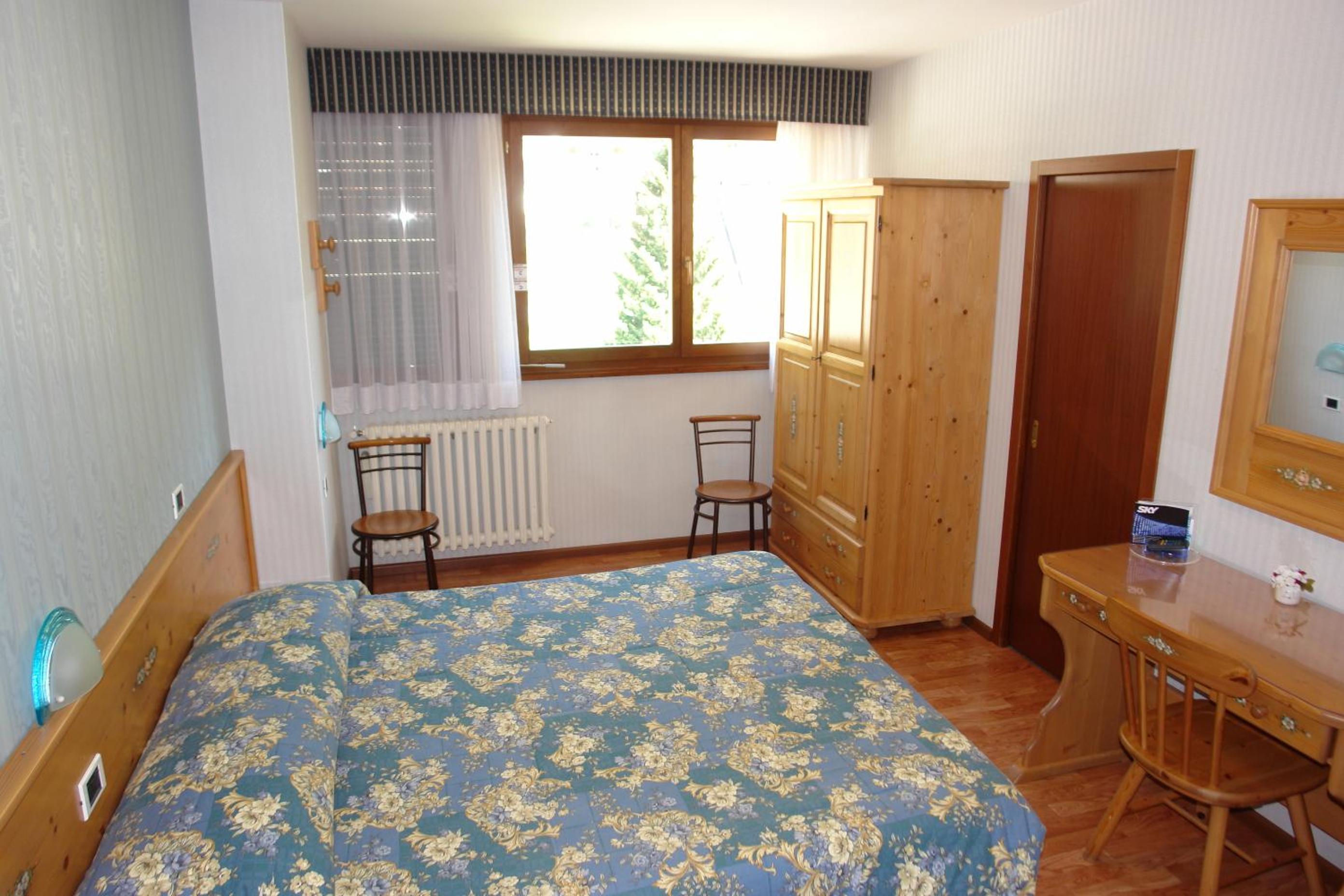 Standard Double or Twin Room photo 1