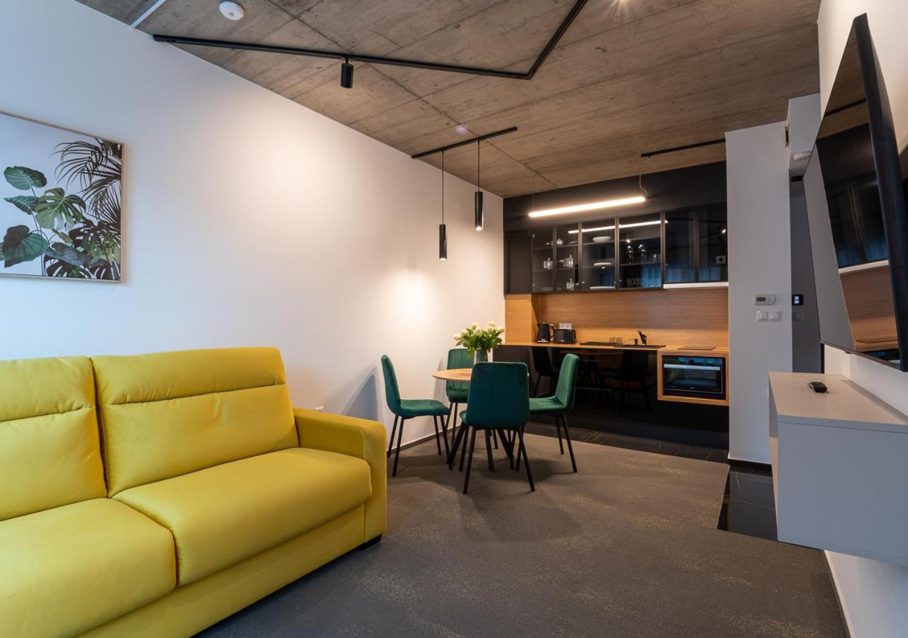 One-Bedroom Apartment - Photo 11
