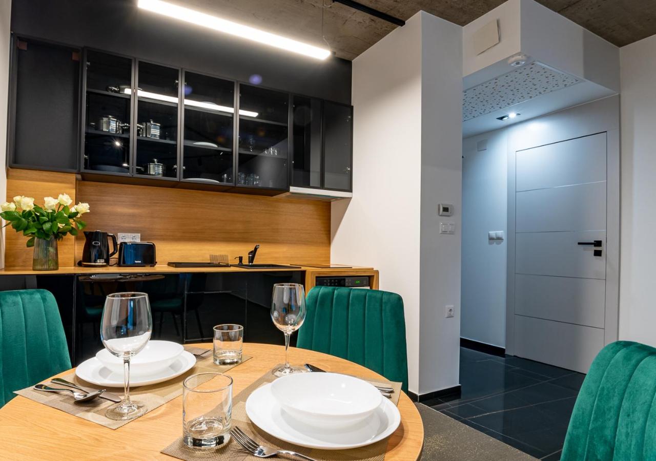 One-Bedroom Apartment - Photo 2