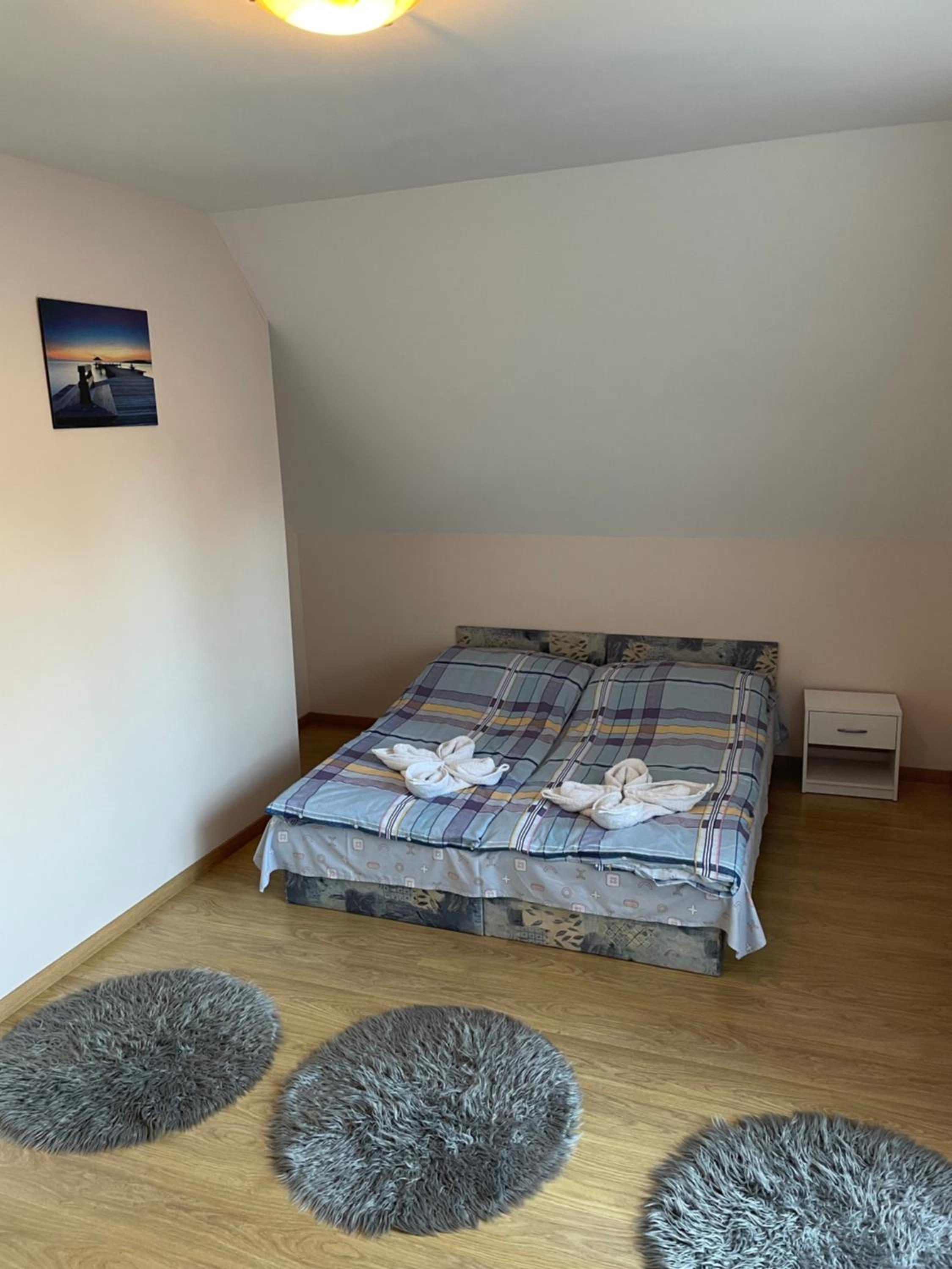 One-Bedroom Apartment photo 1