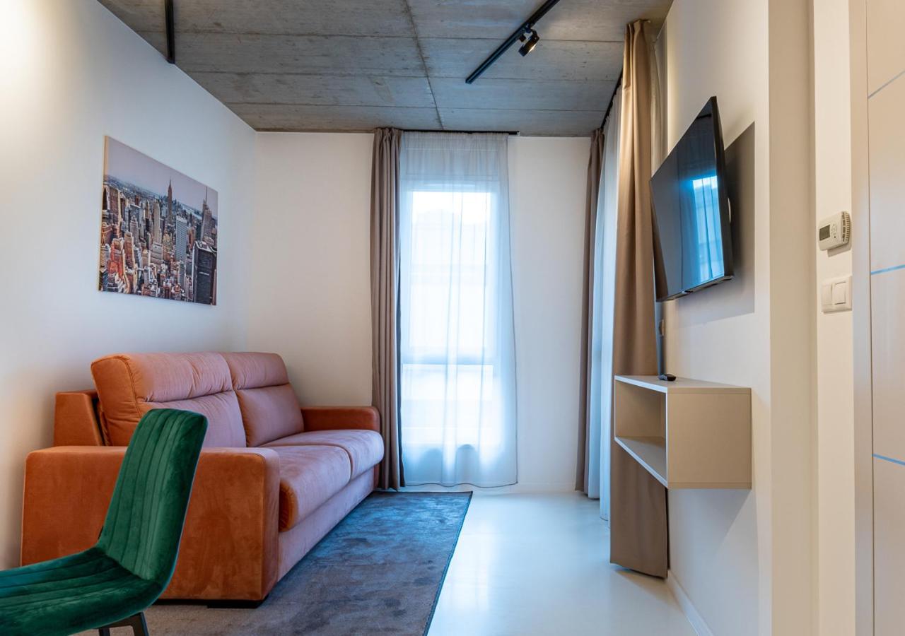 Apartment with Balcony - Photo 12