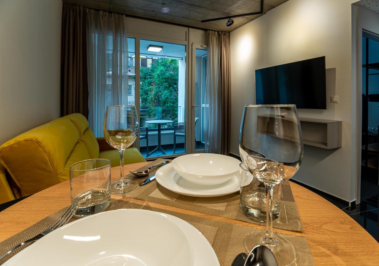 Apartment with Balcony - Photo 20