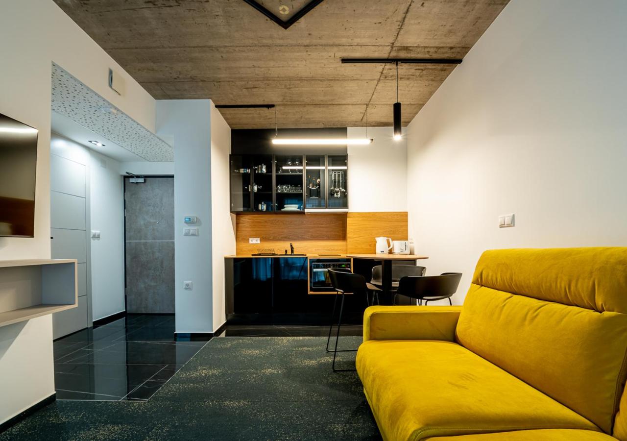 Apartment with Balcony - Photo 19