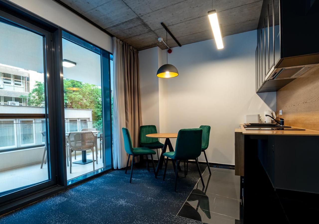 Apartment with Balcony - Photo 22
