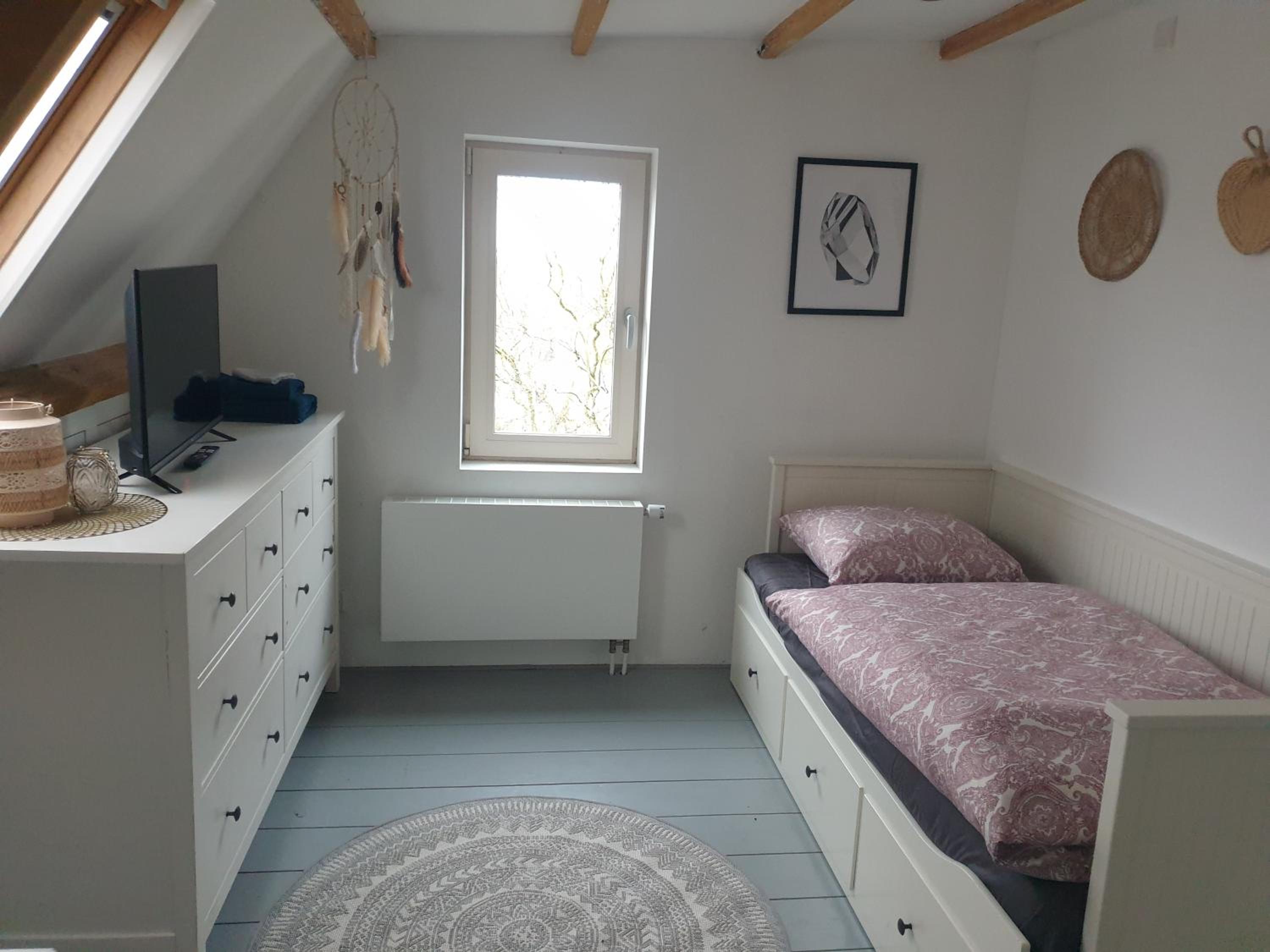 Single Room photo 3