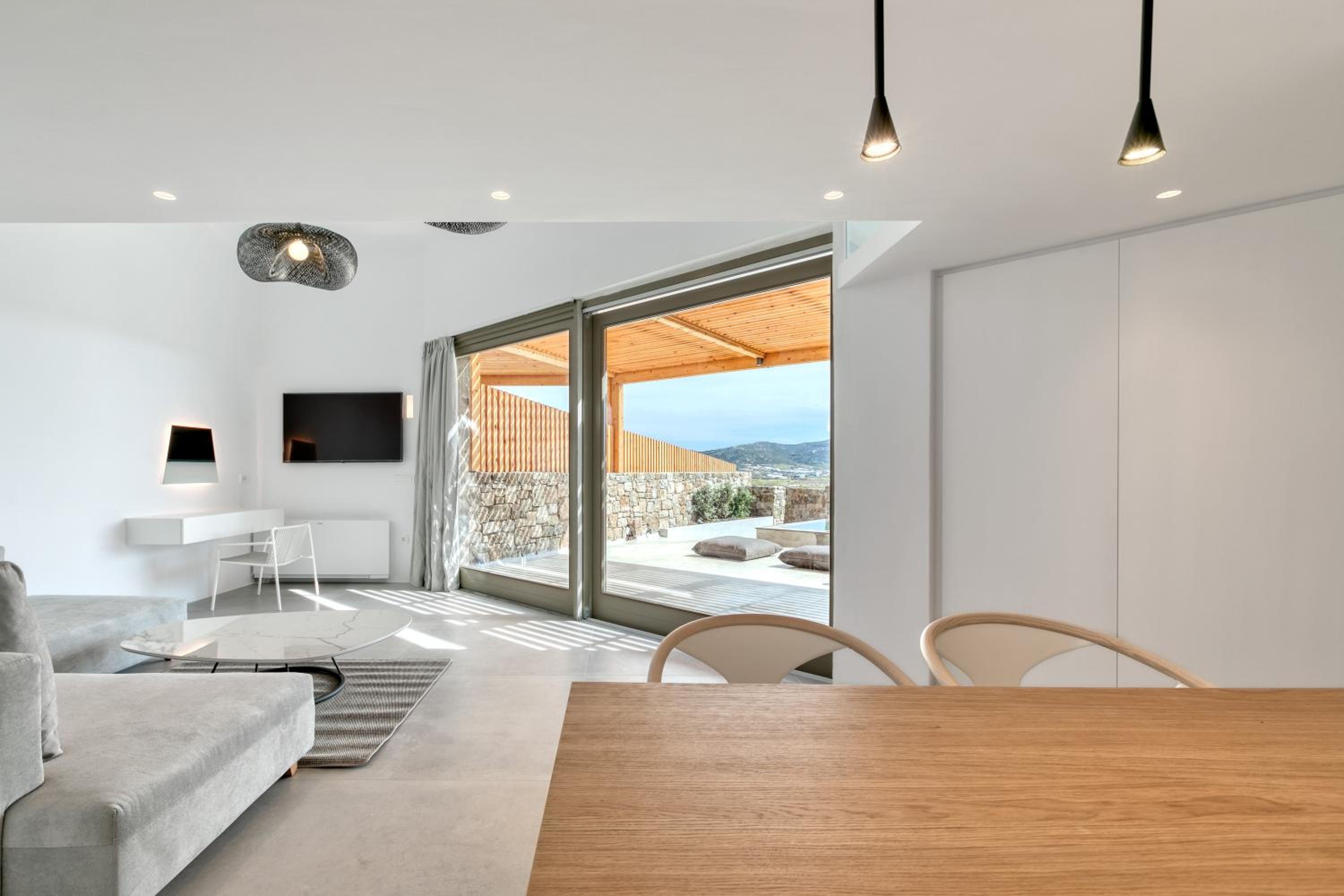 Grand Maisonette With Private Heated Pool