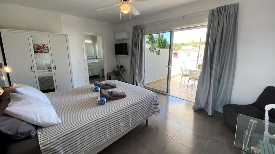 Habitación Doble con Vista a la Piscina