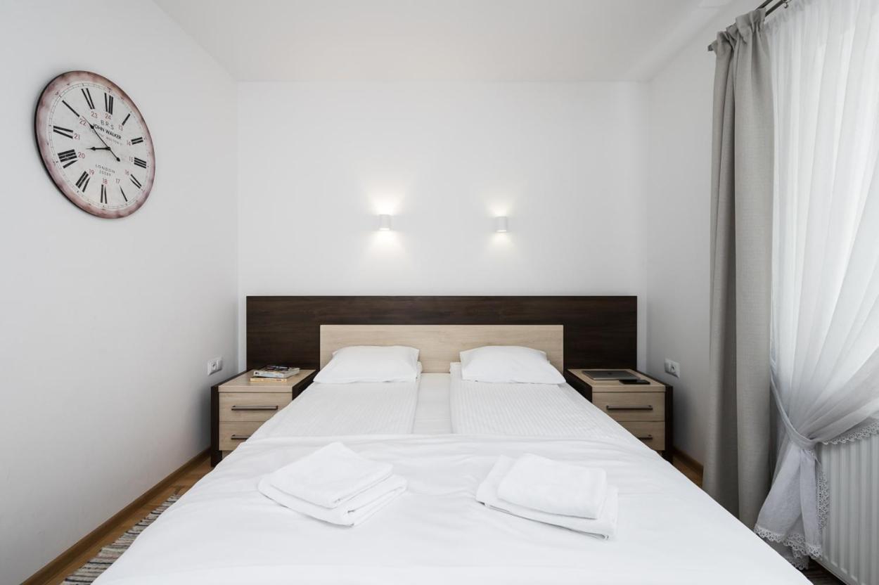 Budget Double Room - Photo 18
