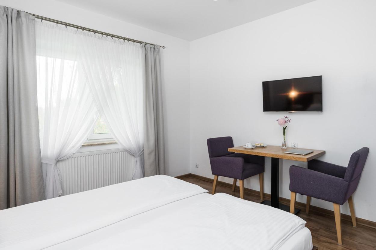 Budget Double Room - Photo 3