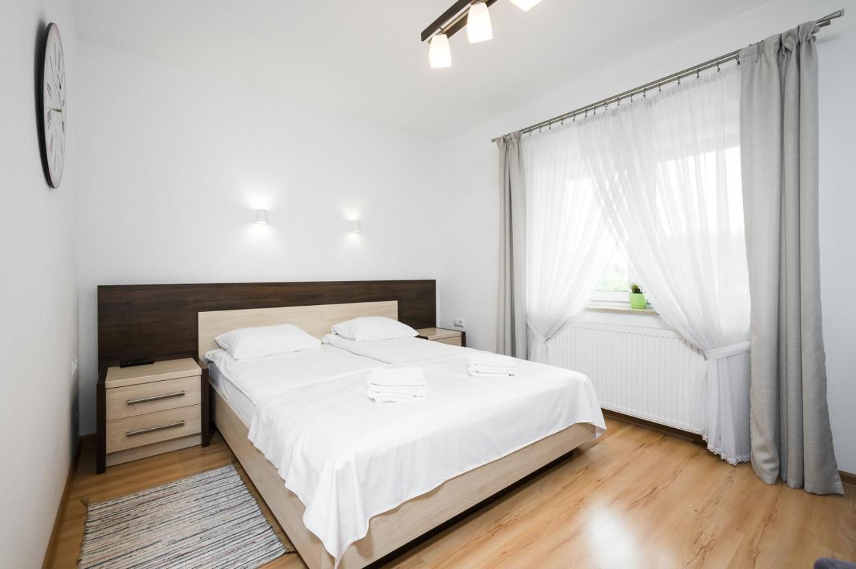 Budget Double Room - Photo 10