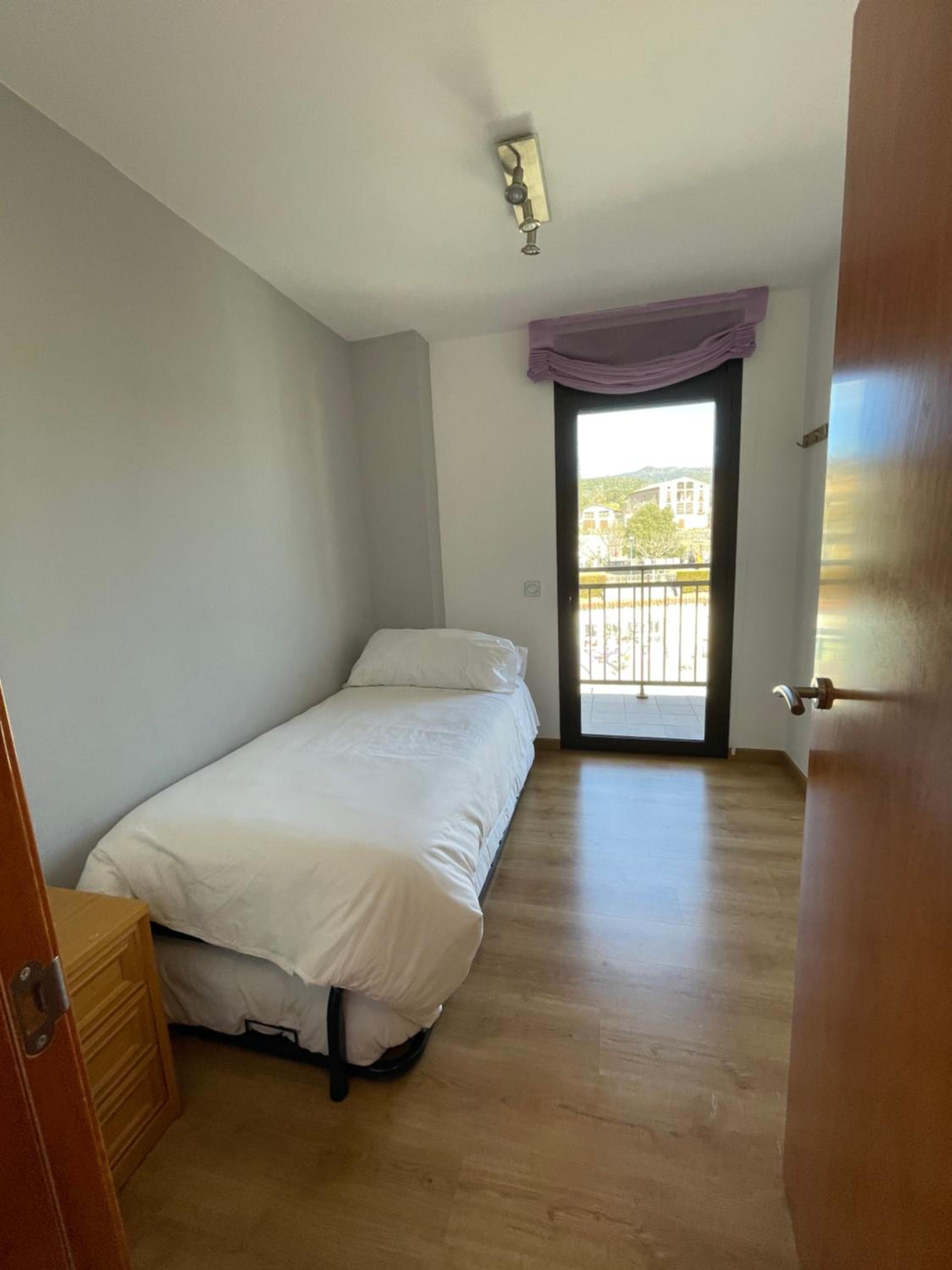 Two-Bedroom Deluxe Apartment with Balcony photo 2