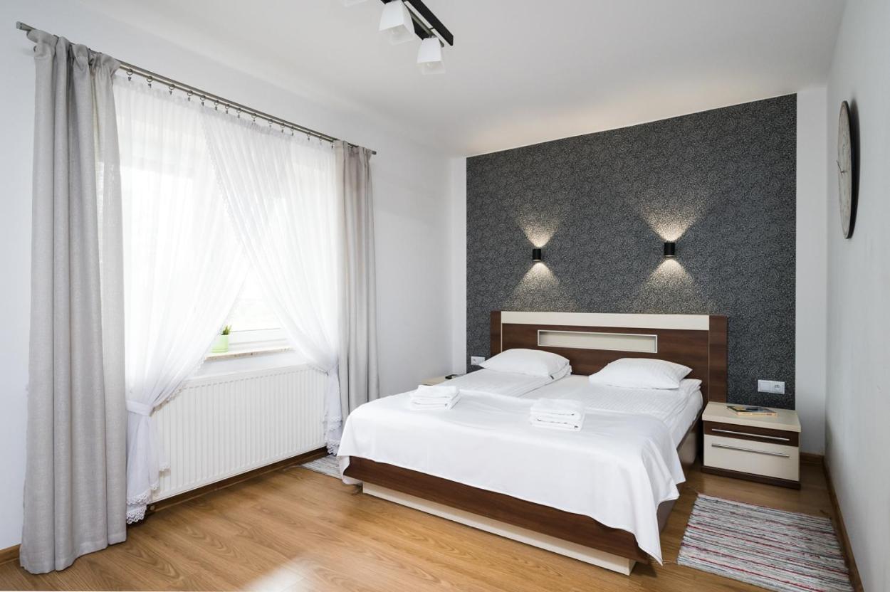 Budget Double Room - Photo 2