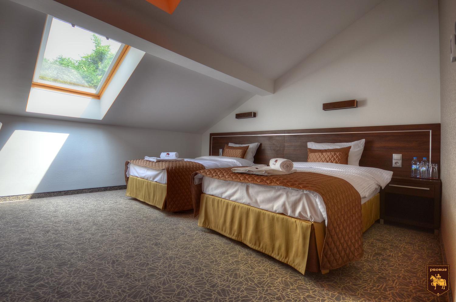 Twin Room with Bathroom - Photo 1