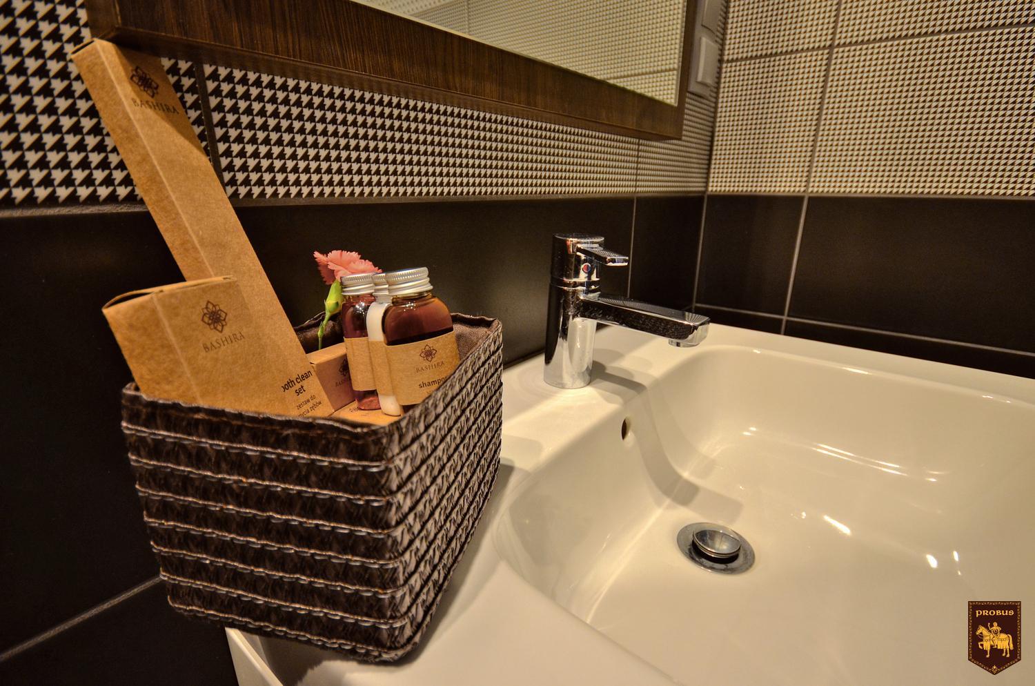 Apartment with Shower - Photo 2