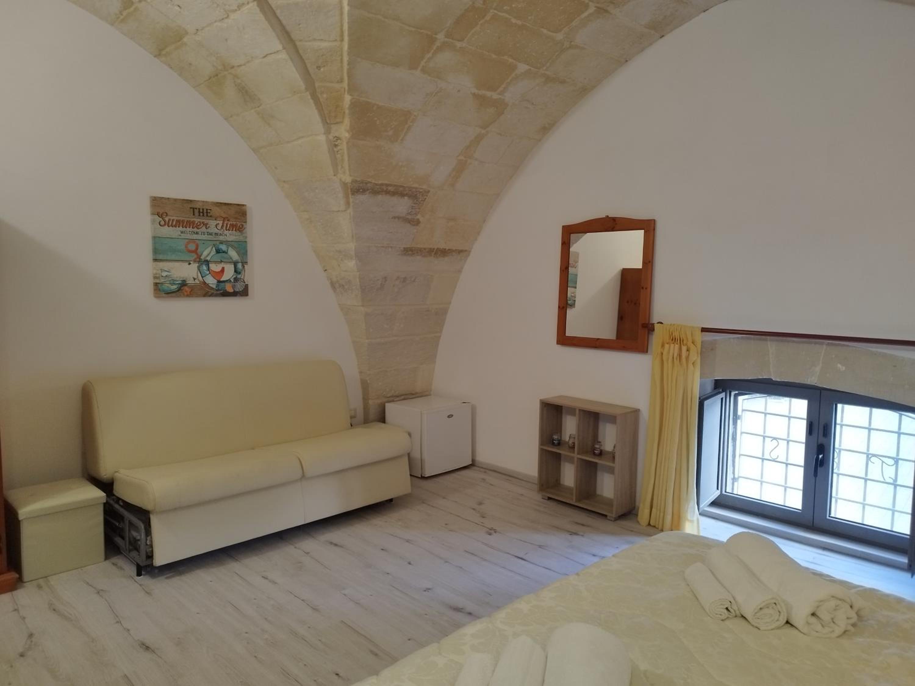 Double or Twin Room - Photo 8