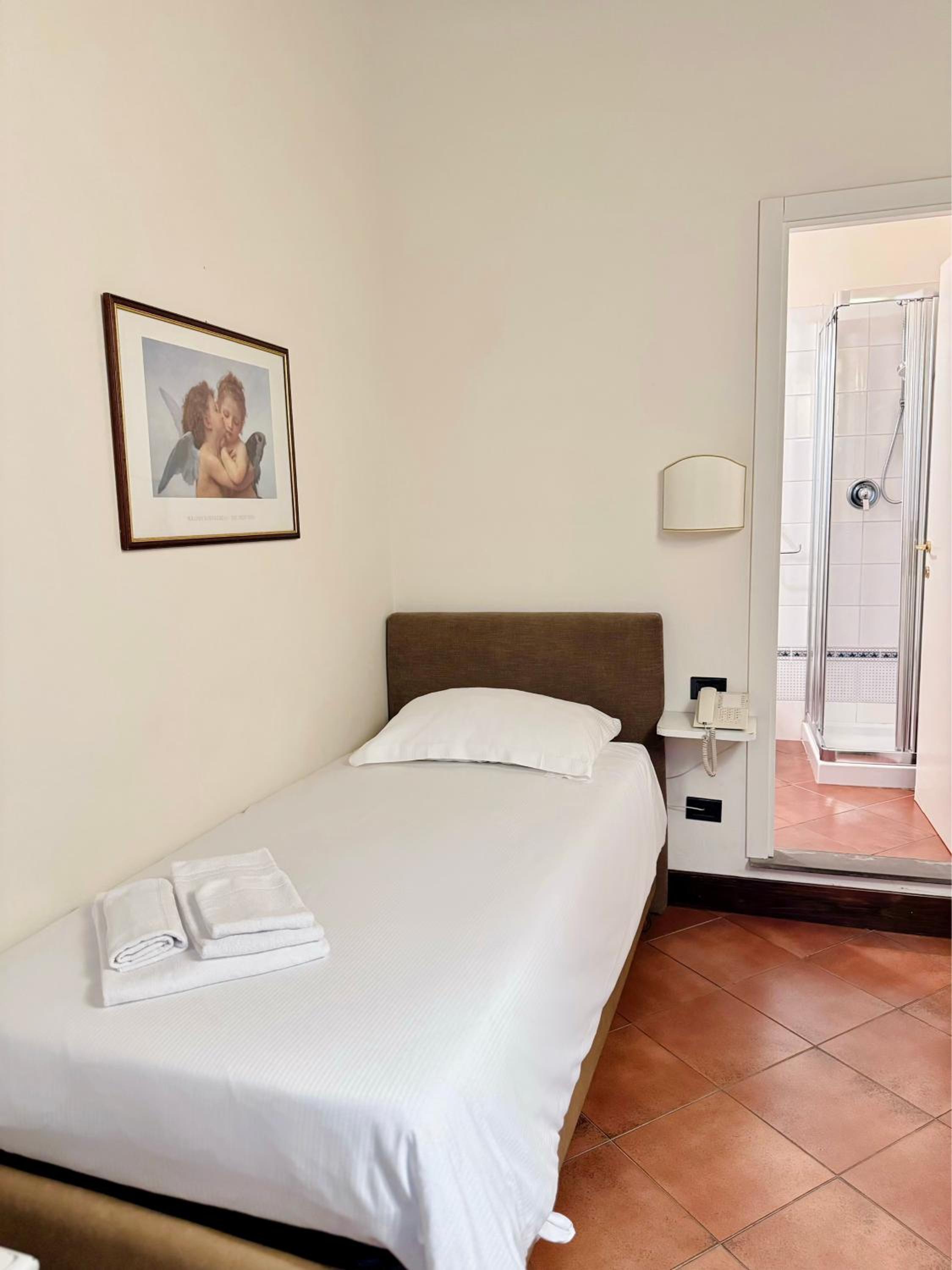 Single Room photo 1
