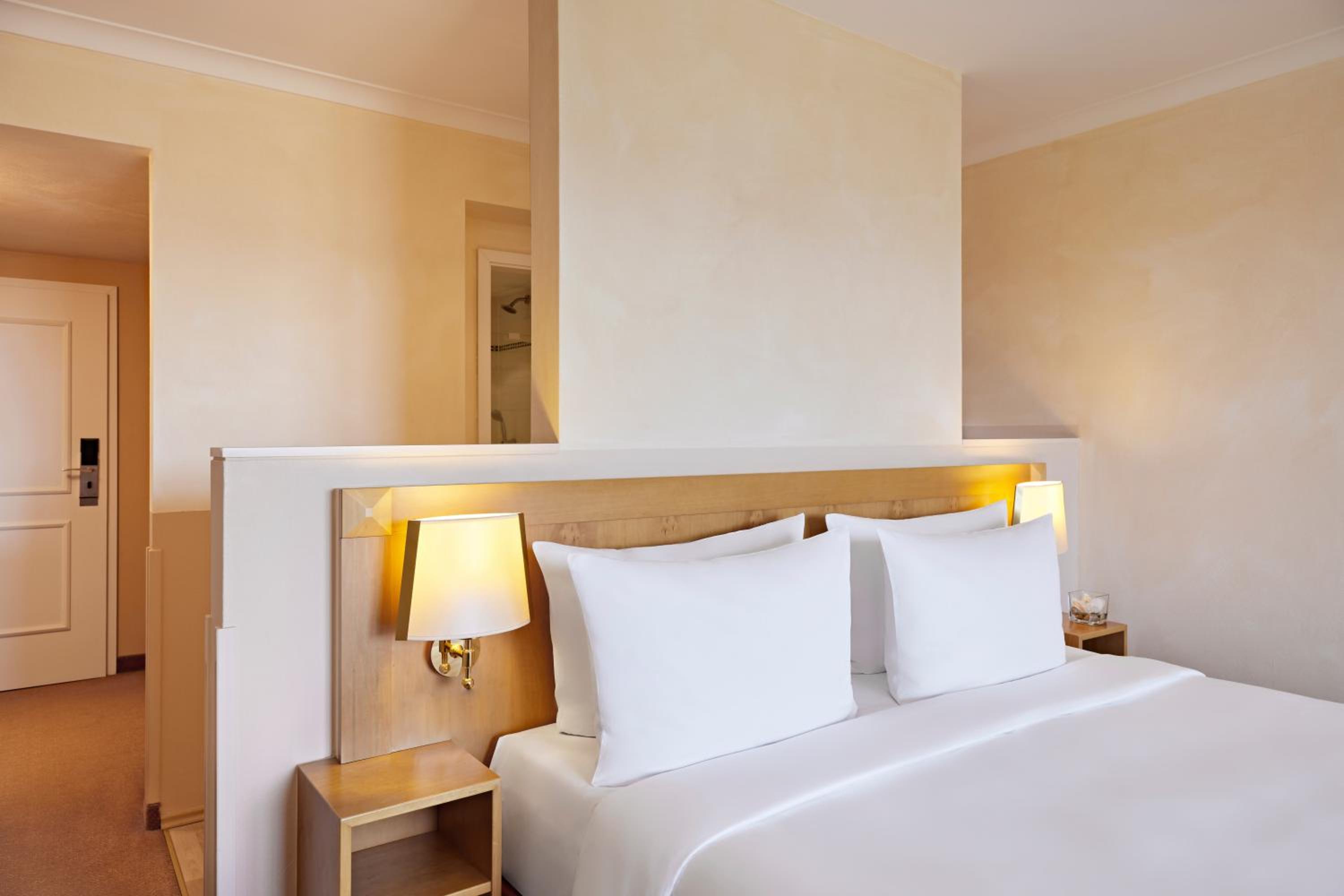 King Room With Balcony photo 3