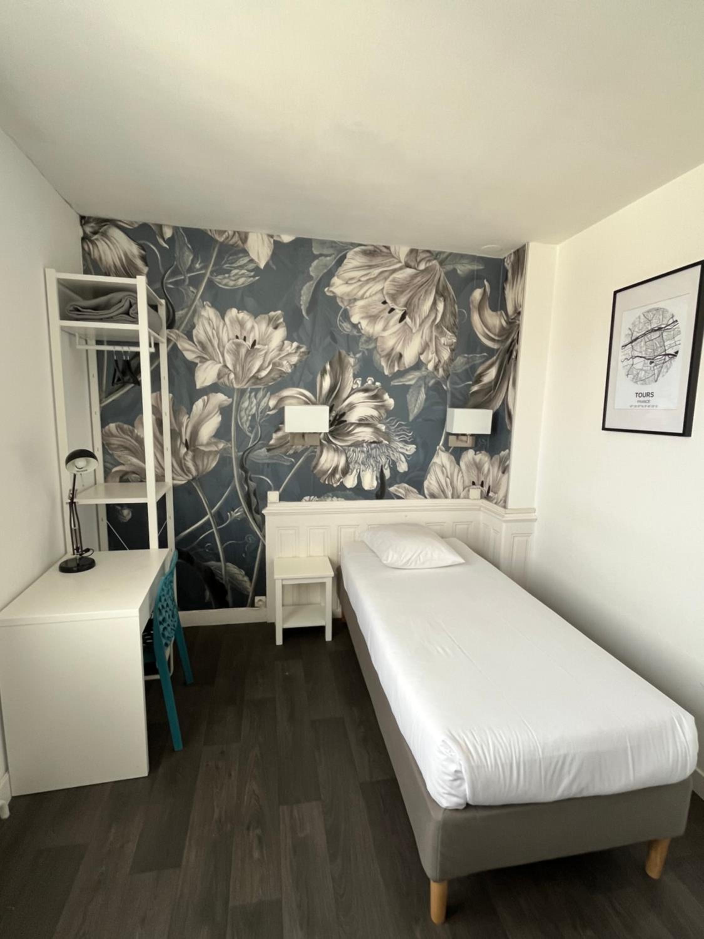 Single Room with Shared Bathroom