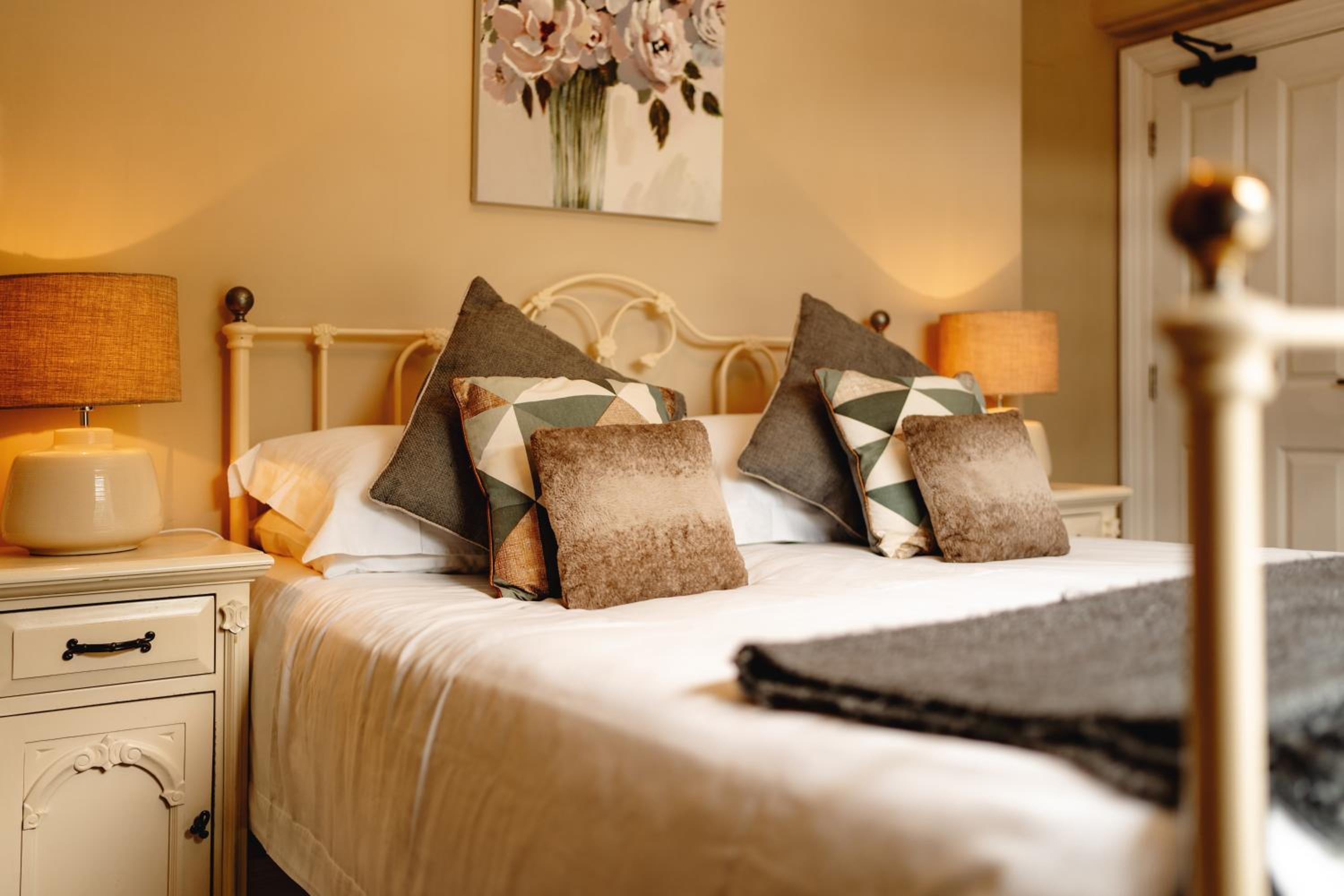 Deluxe King Room - Photo 1