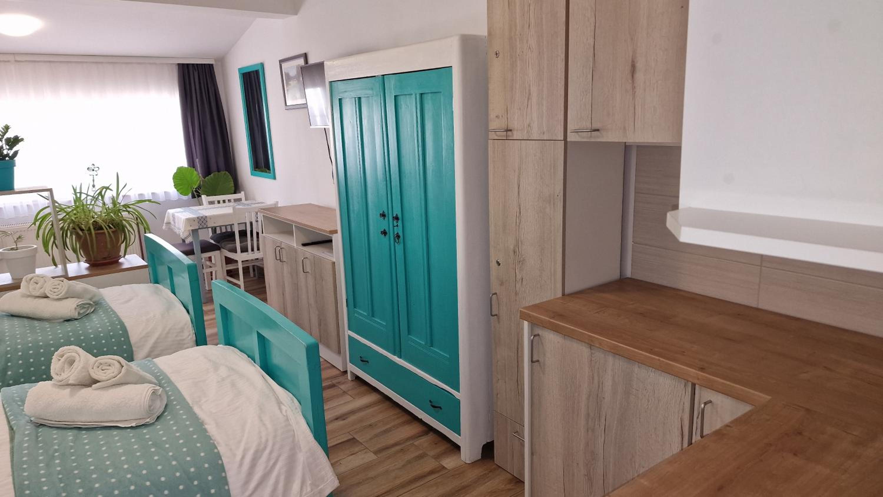 Deluxe Room (2 Adults + 1 Child) photo 3