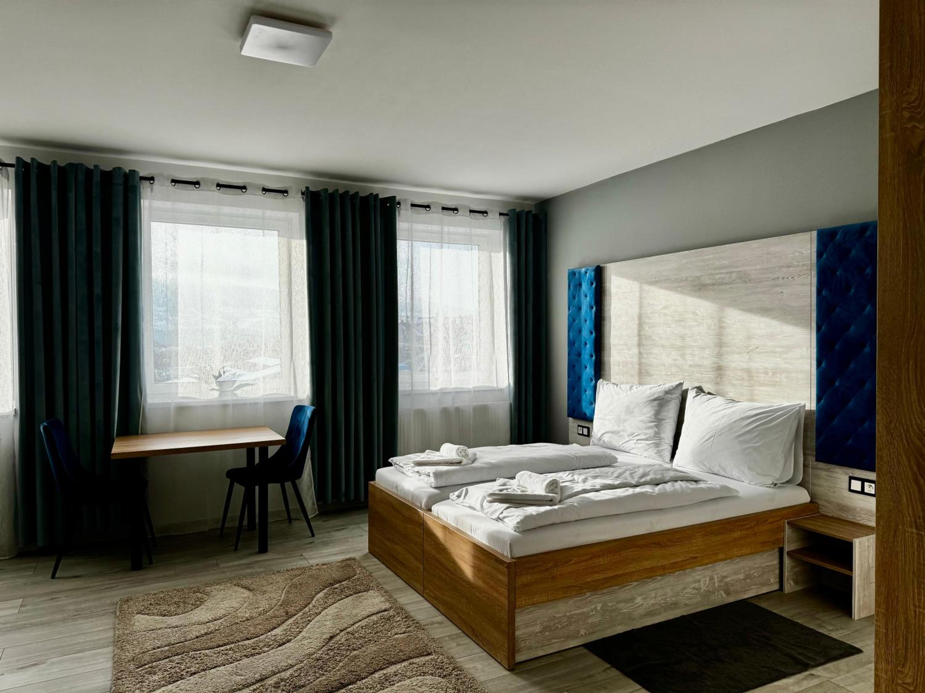 Double Room with Private Bathroom photo 2