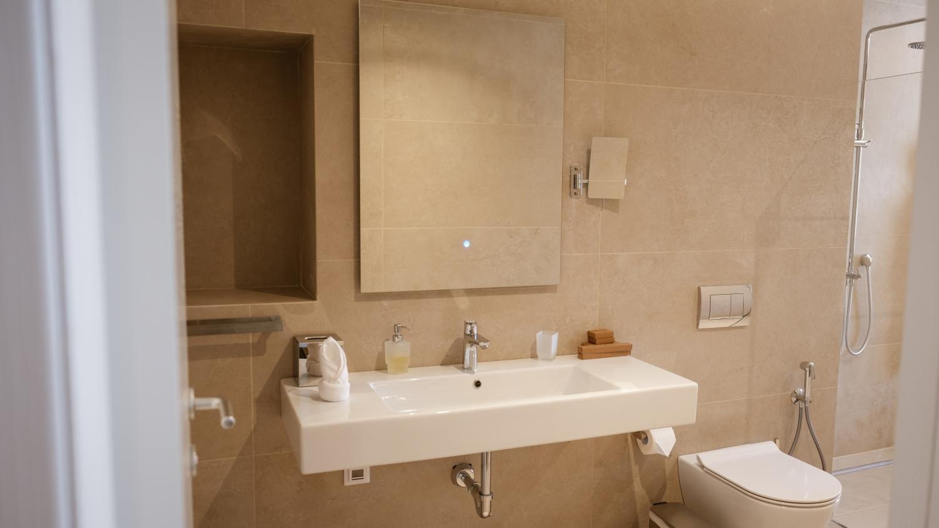 Deluxe Queen Room photo 2
