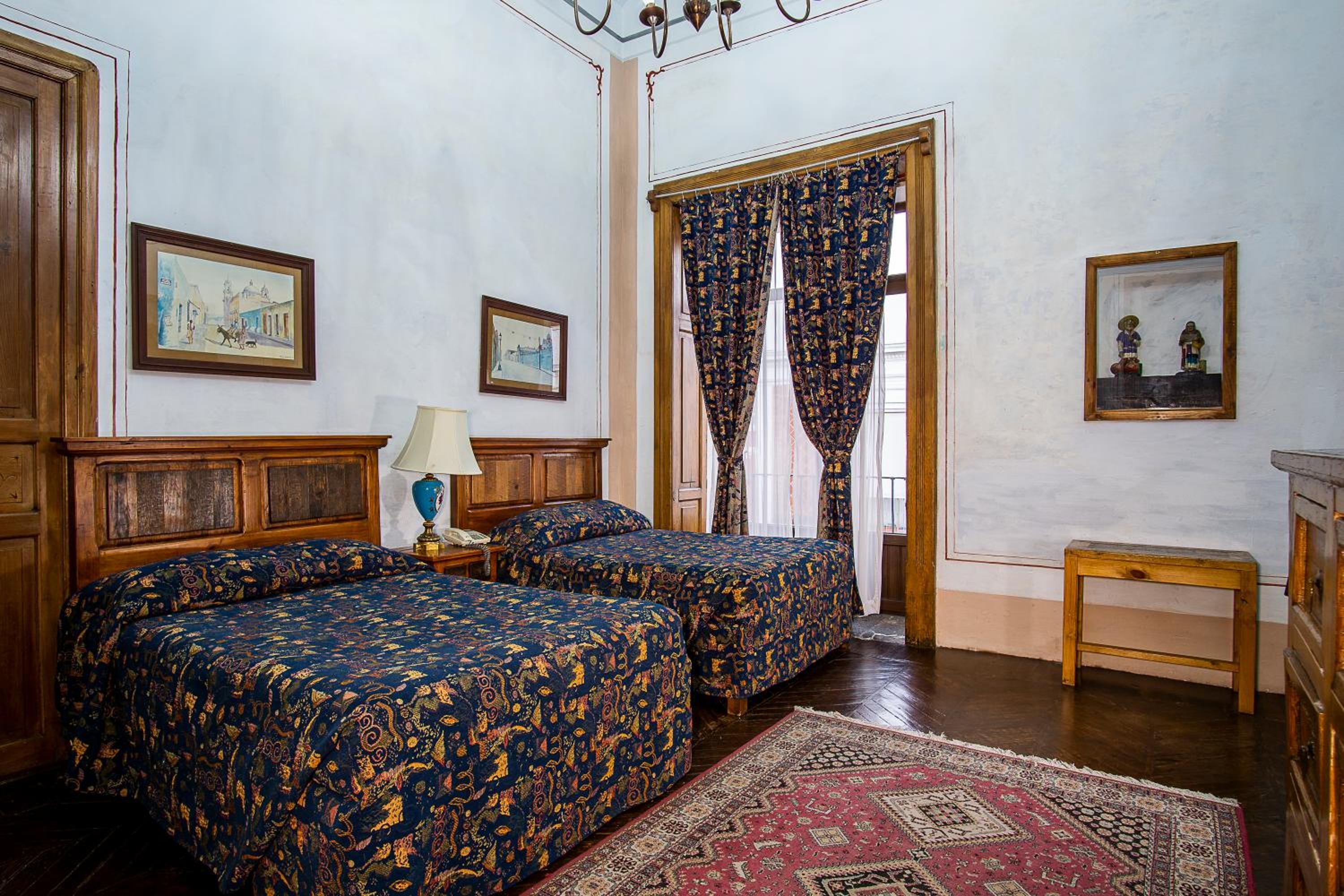 Quadruple Room with Balcony - Photo 5