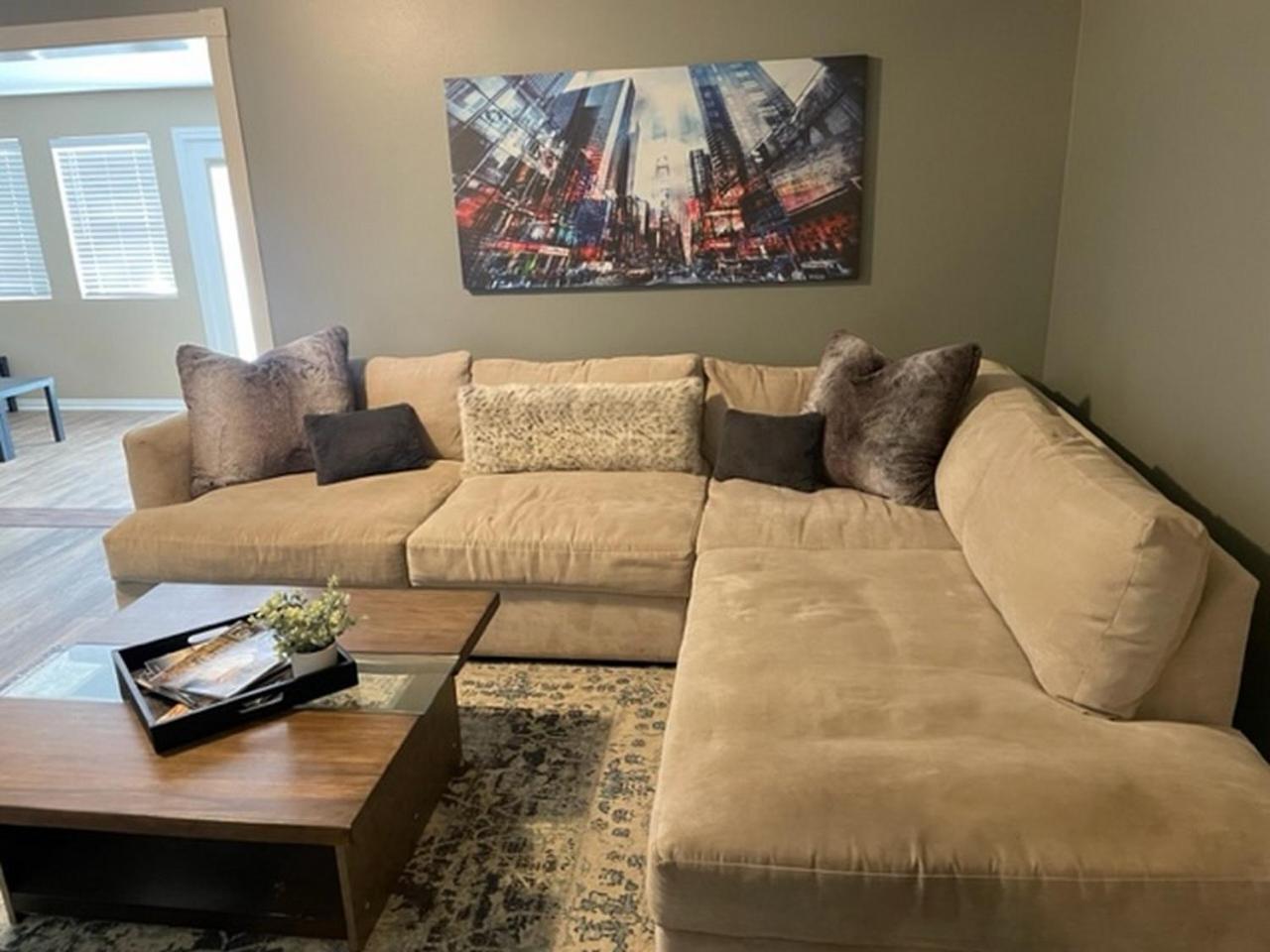Four-Bedroom House photo 2